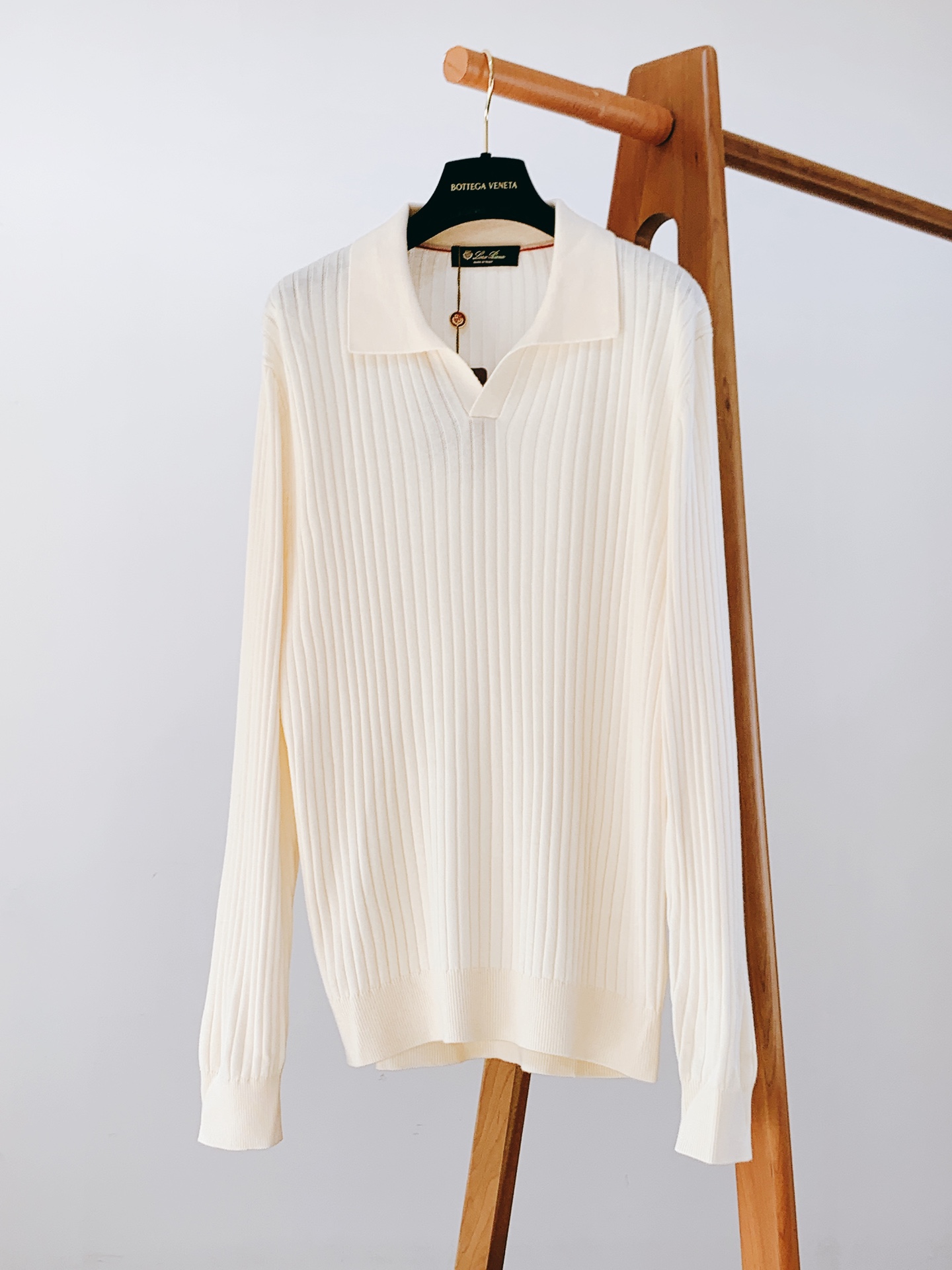 
LoroPiana L.P 
男款成衣圆领羊毛毛衣

关于款式及设计：
精致工艺、高级质感、经典单品，