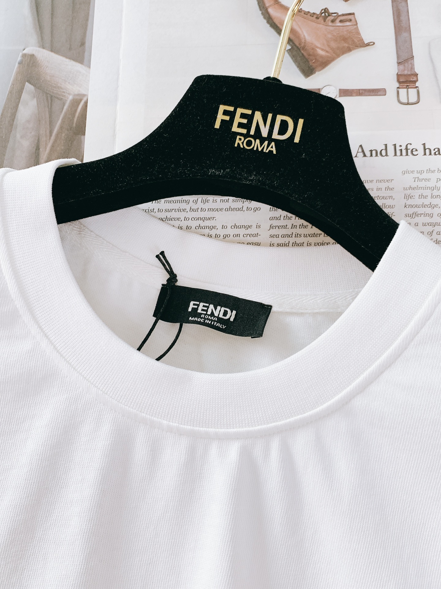 
Fendi 芬迪 2025SS春夏新品 
小怪兽系列短袖，前后立体植绒标识图案，完美的符合 最新系列风
