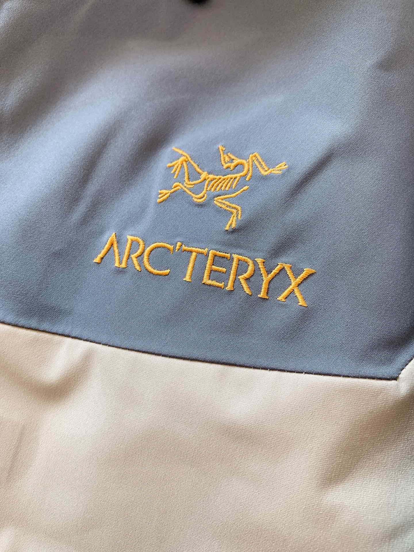 ARCTERYX 始祖鸟 SV LNY蛇年限定冲锋衣
众所周知 每年始祖*都会以十二生肖为思路出一款联