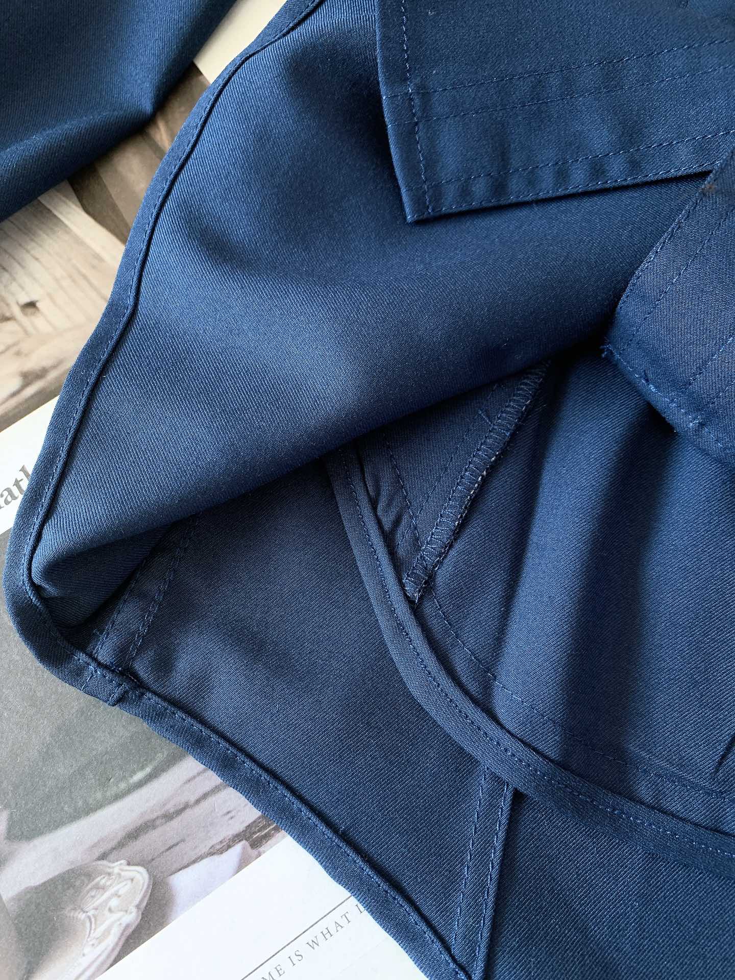 一套
Kiton 基督恩 2025SS早春新品
轻薄款连帽套装，进口定制面料打造，舒适透气，质地超赞，客