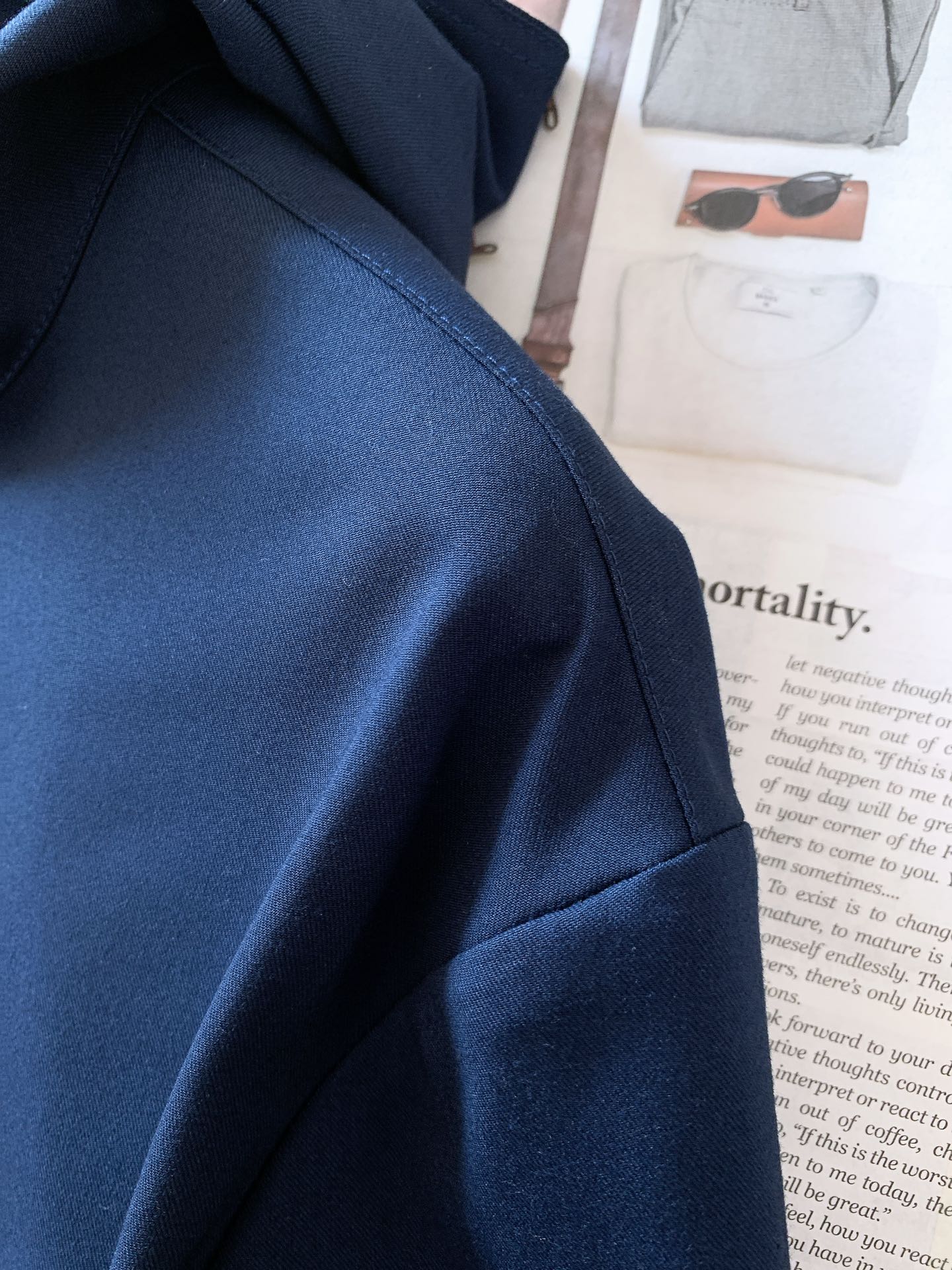 一套
Kiton 基督恩 2025SS早春新品
轻薄款连帽套装，进口定制面料打造，舒适透气，质地超赞，客