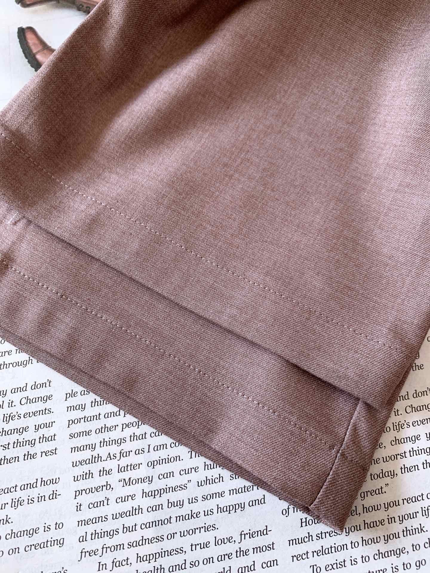 一套
Kiton 基督恩 2025SS早春新品
轻薄款连帽套装，进口定制面料打造，舒适透气，质地超赞，客