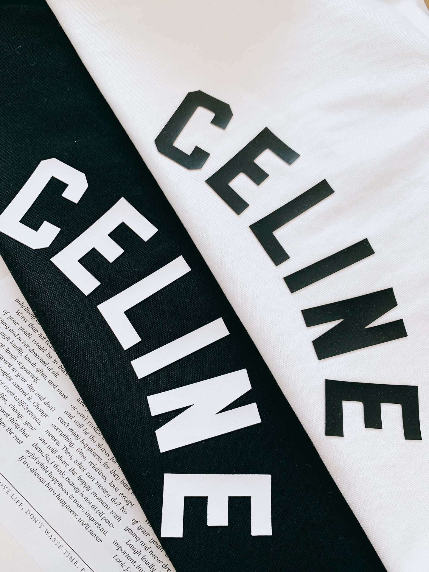 
Celine 赛琳 2025SS春夏新品 
浮雕字母T恤，高端气质型必入的极品款式，一款极具腔调感与魅