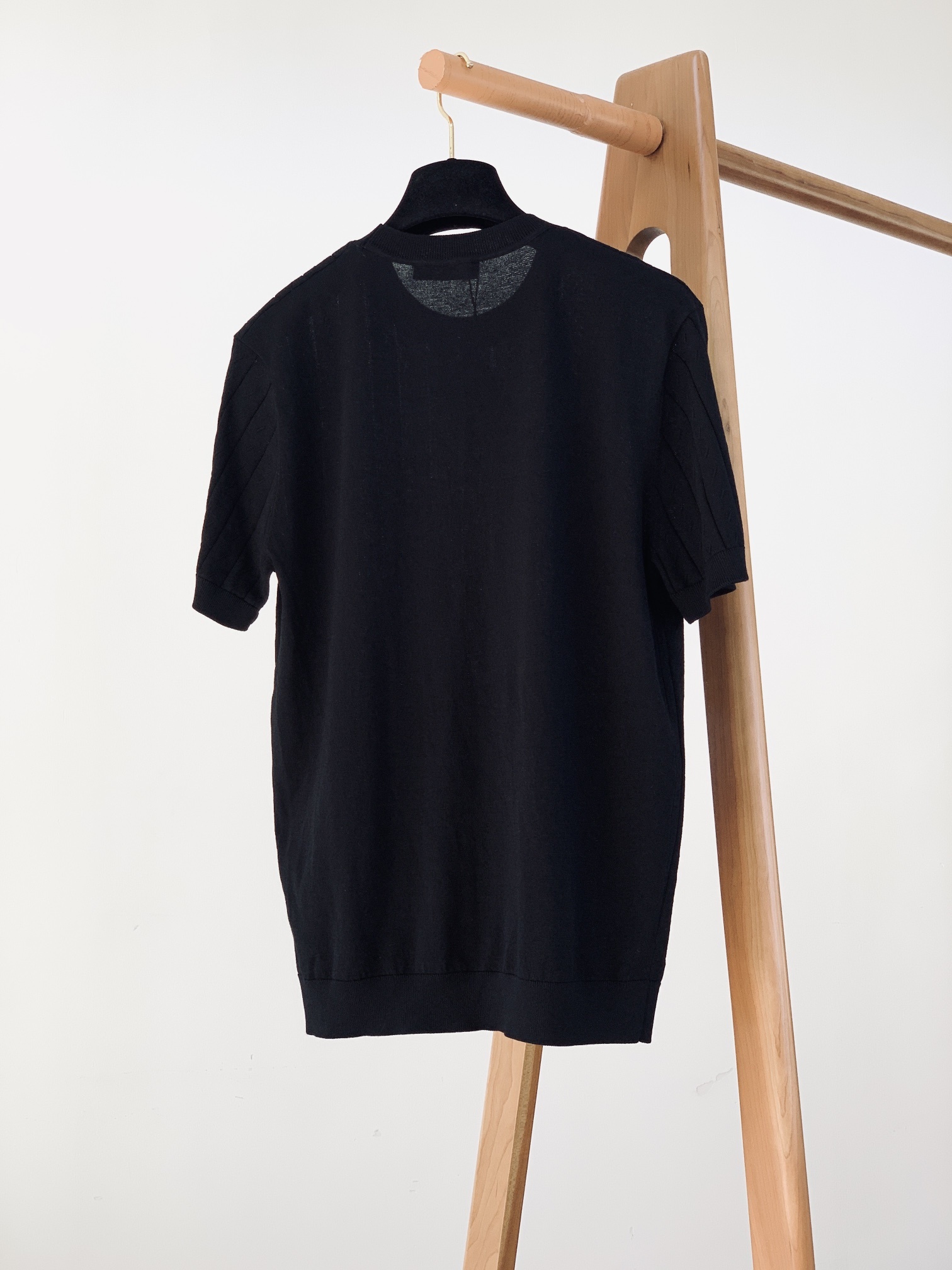Brunello Cucinelli 布鲁奈罗.库奇内利 2025SS春夏新品
BC极简精粹高级圆领