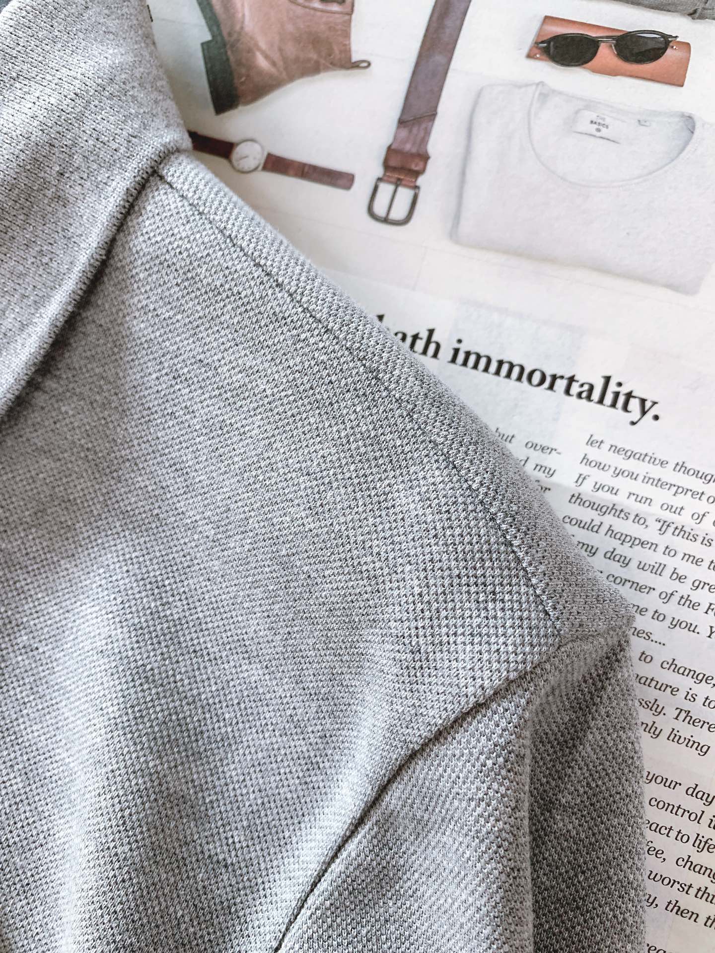 
Moncler 蒙口 2025SS春夏新品 
翻领徽章Polo短袖，这款Polo衫采用高端棉质珠地面料