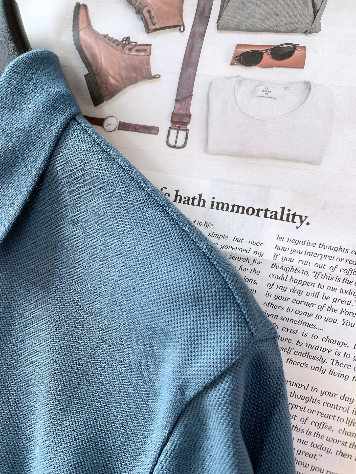 
Moncler 蒙口 2025SS春夏新品 
翻领徽章Polo短袖，这款Polo衫采用高端棉质珠地面料