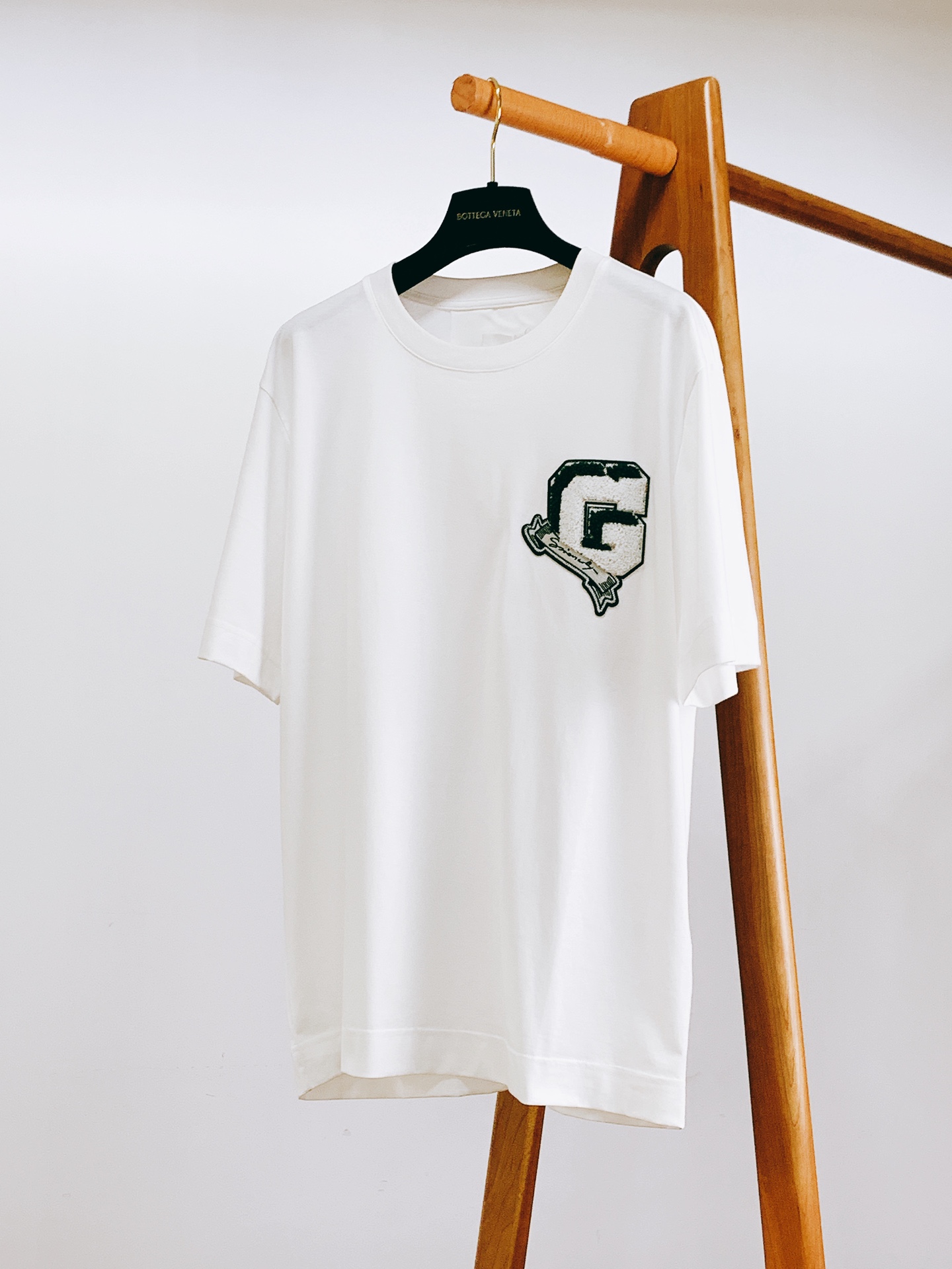 NO:122110,Givenchy College Short-sleeved Custom beige high-end mercerized cotton Soft and delicate Comfortable skin Decorated with Givenchy capital 