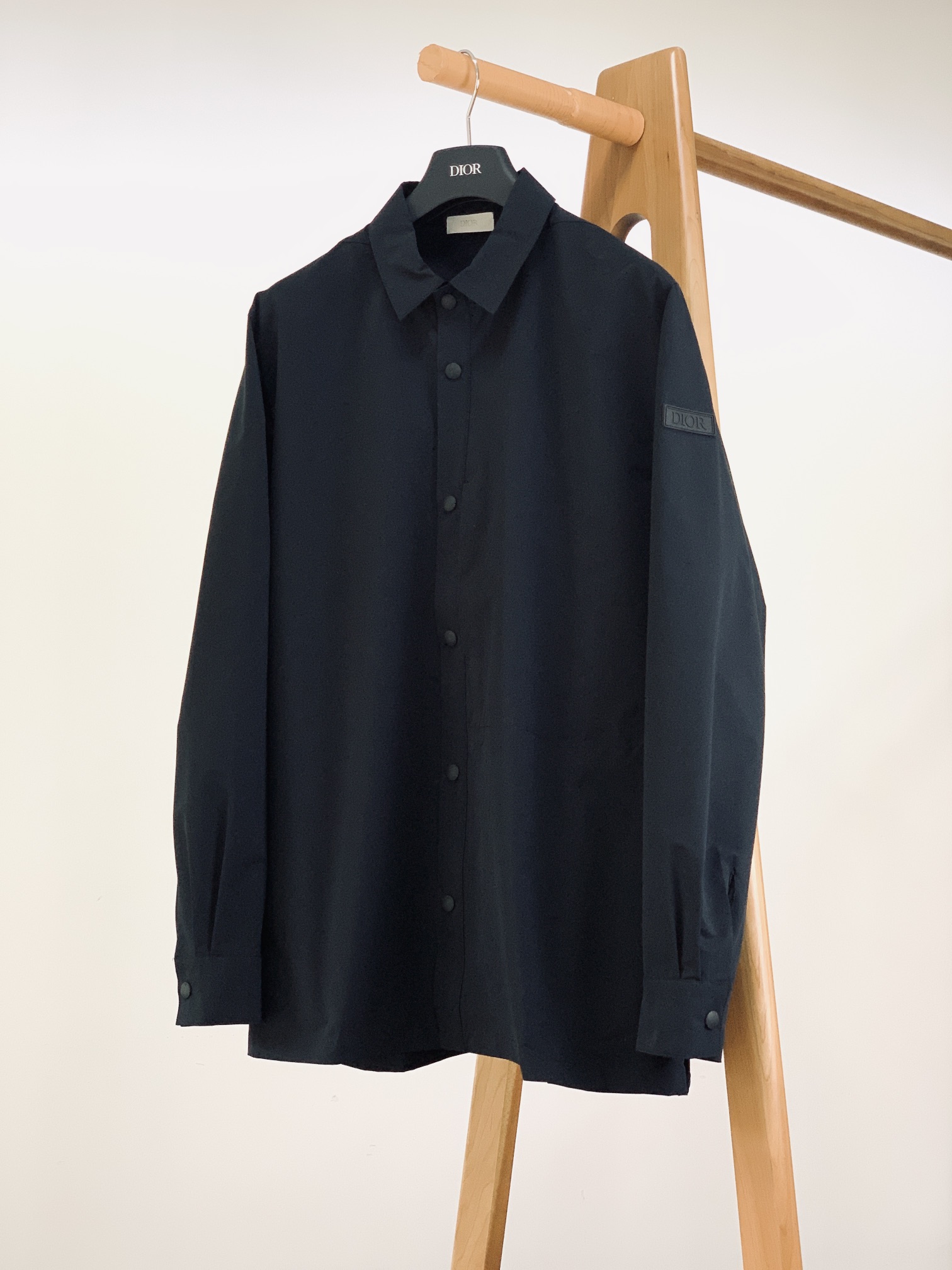 NO:124137,Dior Homme 2025SS early spring new product, made in Japan, shirt jacket fabric, produced by OEM, customer-supplied fabric!  , comfortable, quite handsome. Light, thin, but warm. It has both temperament and warmth, luxurious and noble. Loose and casual style. M bust 124 shoulder width 42 sleeve length 63 clothes 73. L bust 128 shoulder width 44 sleeve length 64 clothes 75. XL bust 132 shoulder width 46 sleeve length 65 clothes 76. 2XL bust 136 shoulder width 48 sleeve length 66 clothes 78 ………………………………………………………………………………………………………………………………………………………………………………………………………………………………………………………………………………………………………………………………………………………………………………………………………………………………………………………………………………………………………………………………………………………………………………………………………………………………………………………………………………………………………………………………………………………………………………………………………………………………………………………………………………………………………………………………………………………………………………………………………………………………………………………………………19860909Dior Homme 迪奥·桀傲 2025SS早春新品 日本产定 衬衫外套 面料 代工厂出品、客供面料！、舒适、相当帅气.轻、薄、却温暖.既有风度又有温度、奢华高贵.宽松版型、休闲、皆可. M胸围124肩宽42袖长63衣长73 . L胸围128肩宽44袖长64衣长75.XL胸围132肩宽46袖长65衣长76 . 2XL胸围136肩宽48袖长66衣长78 …………………………………………………… SizeM-XXL,,dior,dior,jackets & coats,shirts,alexander wang,Men's clothing
