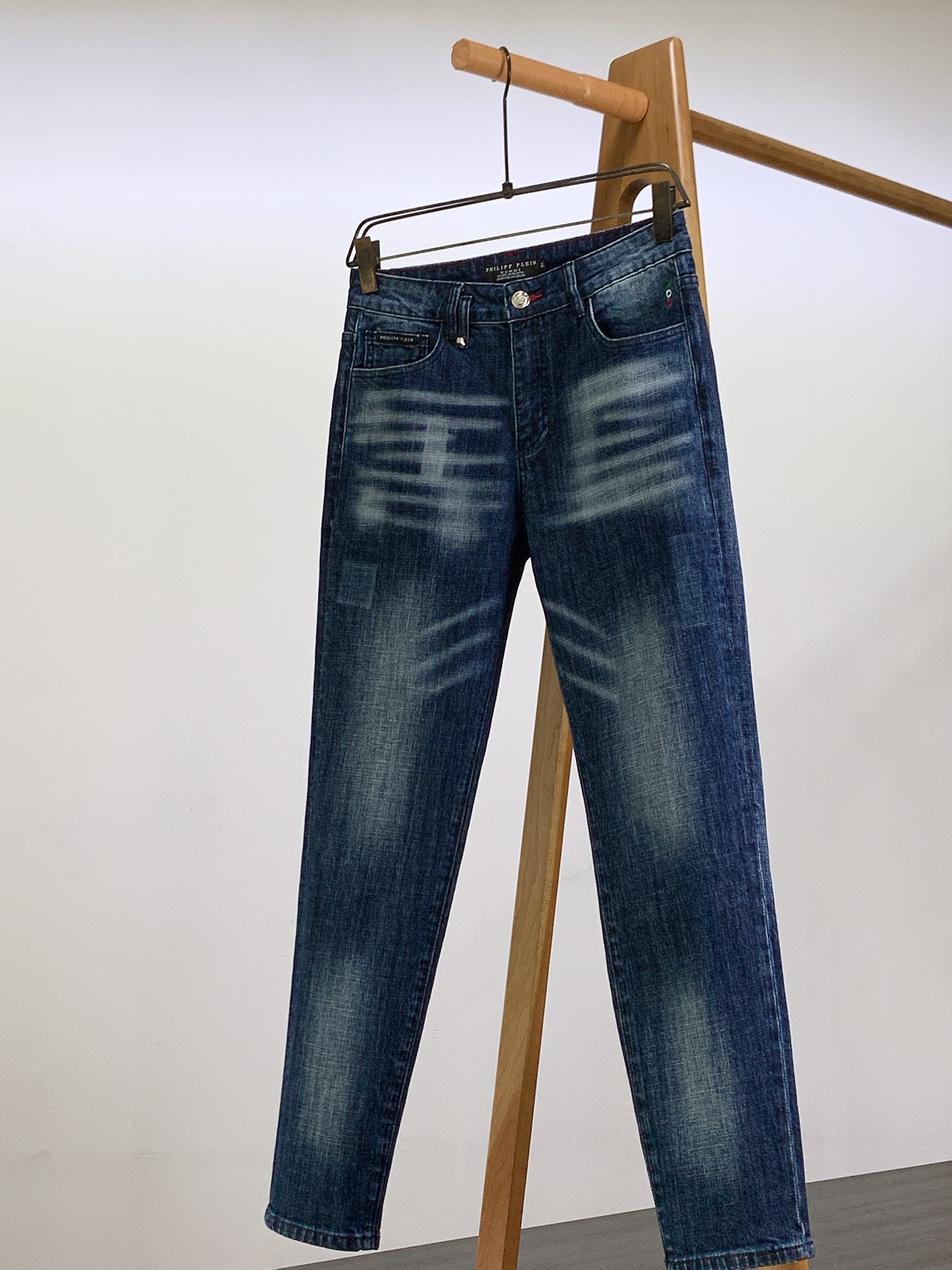 NO:124125,philipp plein 2025SS early spring new product fashionable casual jeans, imported washing tannin jeans, excellent texture and excellent feel, customized hardware and auxiliary decoration for customers, super positive style, fashionable and versatile upper body ……………………………………………………………………………………………………………………………………………………………………………………………………………………………………………………………………………………………………………………………………………………………………………………………………………………………………………………………………………………………………………………………………………………………………………………………………………………………………………………………………………………………………………………………………………………………………………………………………………………………………………………………………………………………………………………………………………………………………………………………………………………………………………………………………………………………………………………………………………………………………………………………………………………………………………19860909philipp plein 菲利普.普兰茵 2025SS早春新品 时尚休闲牛仔裤,进口水洗丹宁牛仔打造,质地超赞,手感极佳,客供定制五金辅料装饰,版型超正,上身时尚百搭 …………………………………………………… Size29-38,,PHILIPP PLEIN,jeans,alexander wang,Men's clothing