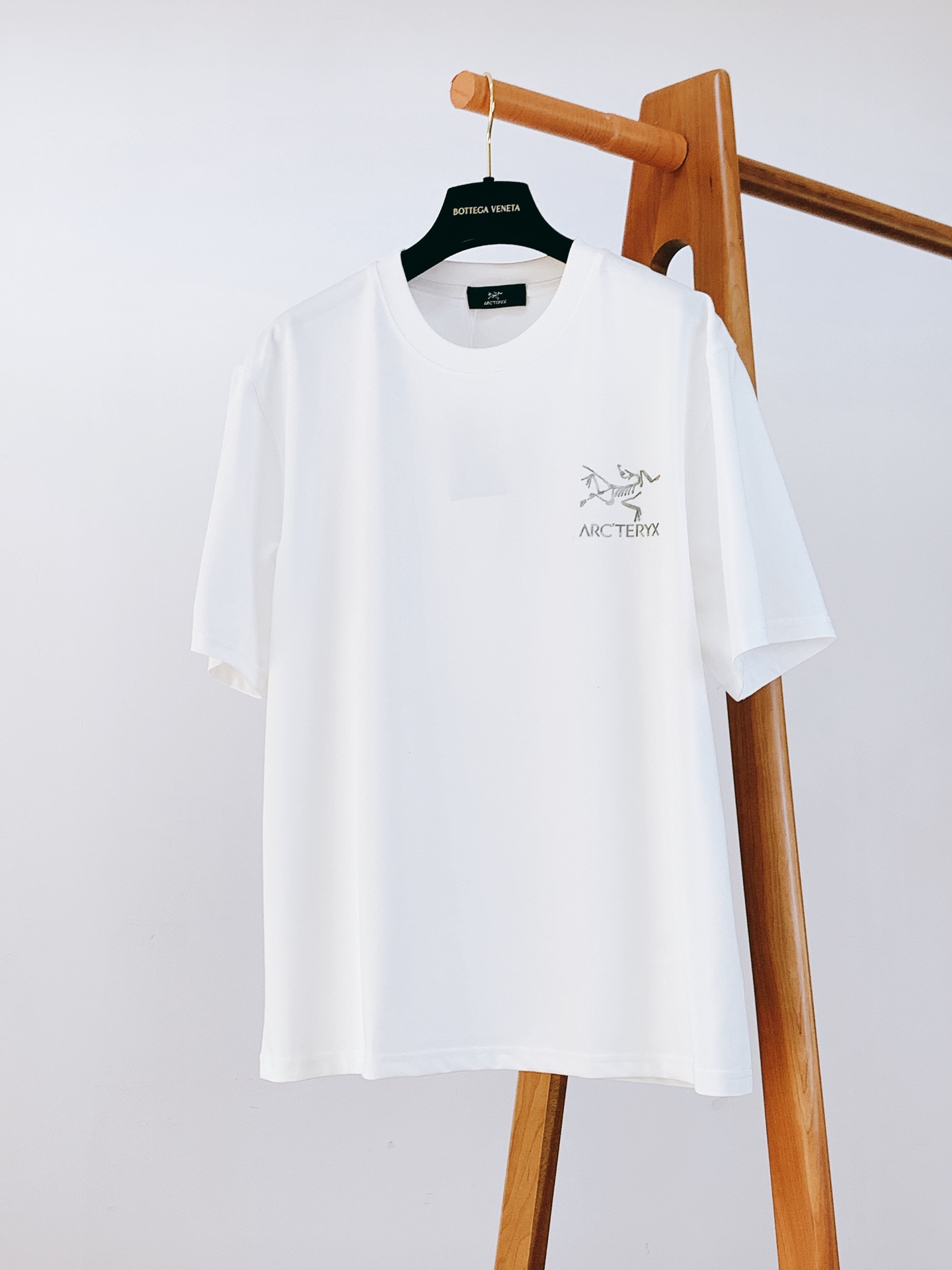 NO:125630,ARCTERYX 2025SS Spring and Summer New Product Niche Designer Walking Artwork Handsome and Refreshing Design... Let people fall into your charm at first sight, full of design sense. The upper body shows very temperament. The tasteful person wears the same style. The same style for men and women. Micro-expanded style. Recommended two colors ………………………………………………………………………………………………………………………………………………………………………………………………………………………………………………………………………………………………………………………………………………………………………………………………………………………………………………………………………………………………………………………………………………………………………………………………………………………………………………………………………………………………………………………………………………………………………………………………………………………………………………………………………………………………………………………………………………………………………………………………………………………………………………………………………………………………………………………………………………………………………19860909ARCTERYX 始祖鸟 2025SS春夏新品 小众设计师 行走的艺术品 帅气清爽的设计..让人第一眼就陷入你的魅力,满满的设计感 上身非常显气质 品味人士穿起来 男女同款 微扩版型 两色推荐 …………………………………………………… SizeM-3XL,arc'teryx,alexander wang,Men's clothing