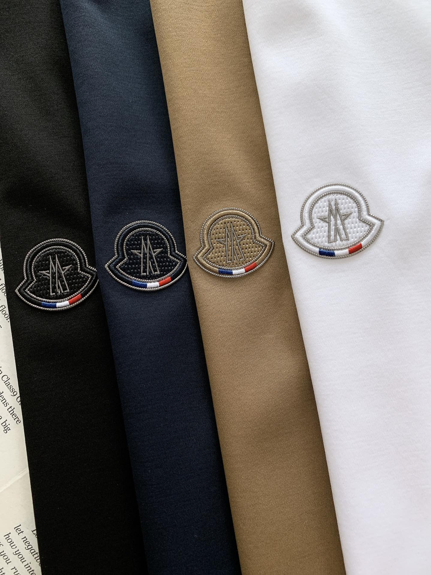 NO:130528,Moncler 2025SS Spring and Summer New Product Men's Round Neck Double-Side Mercerized Cotton Relief Logo Short-Sleeve T-shirt About Style and Design Exquisite craftsmanship, high-end texture, classic items, these are the keywords of Italian style wear, and they are also the 