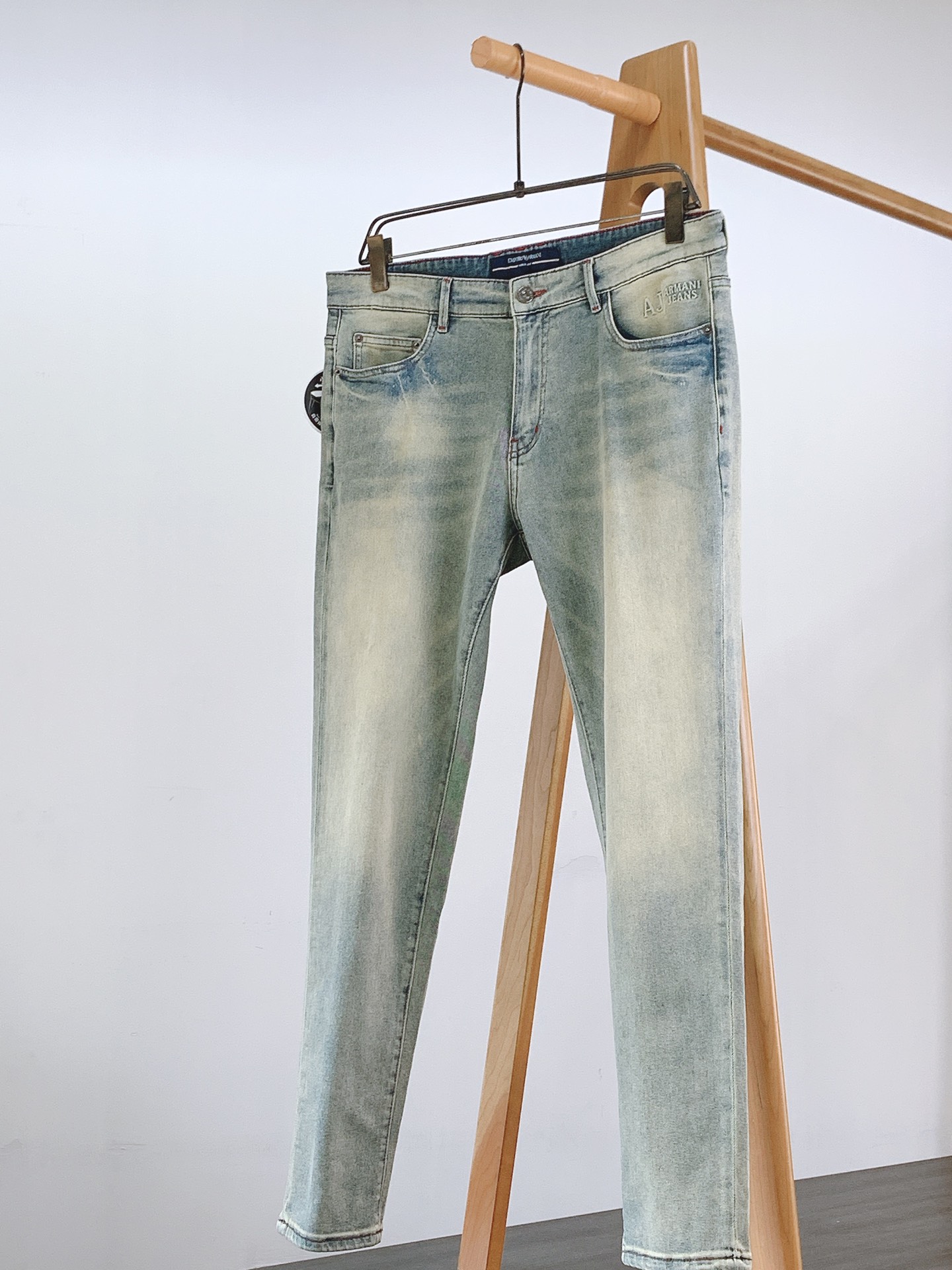 Emporio Armani Heren Jeans Lichtblauwe Slim Fit Gewassen Denim - Comfortabel & Stijlvol