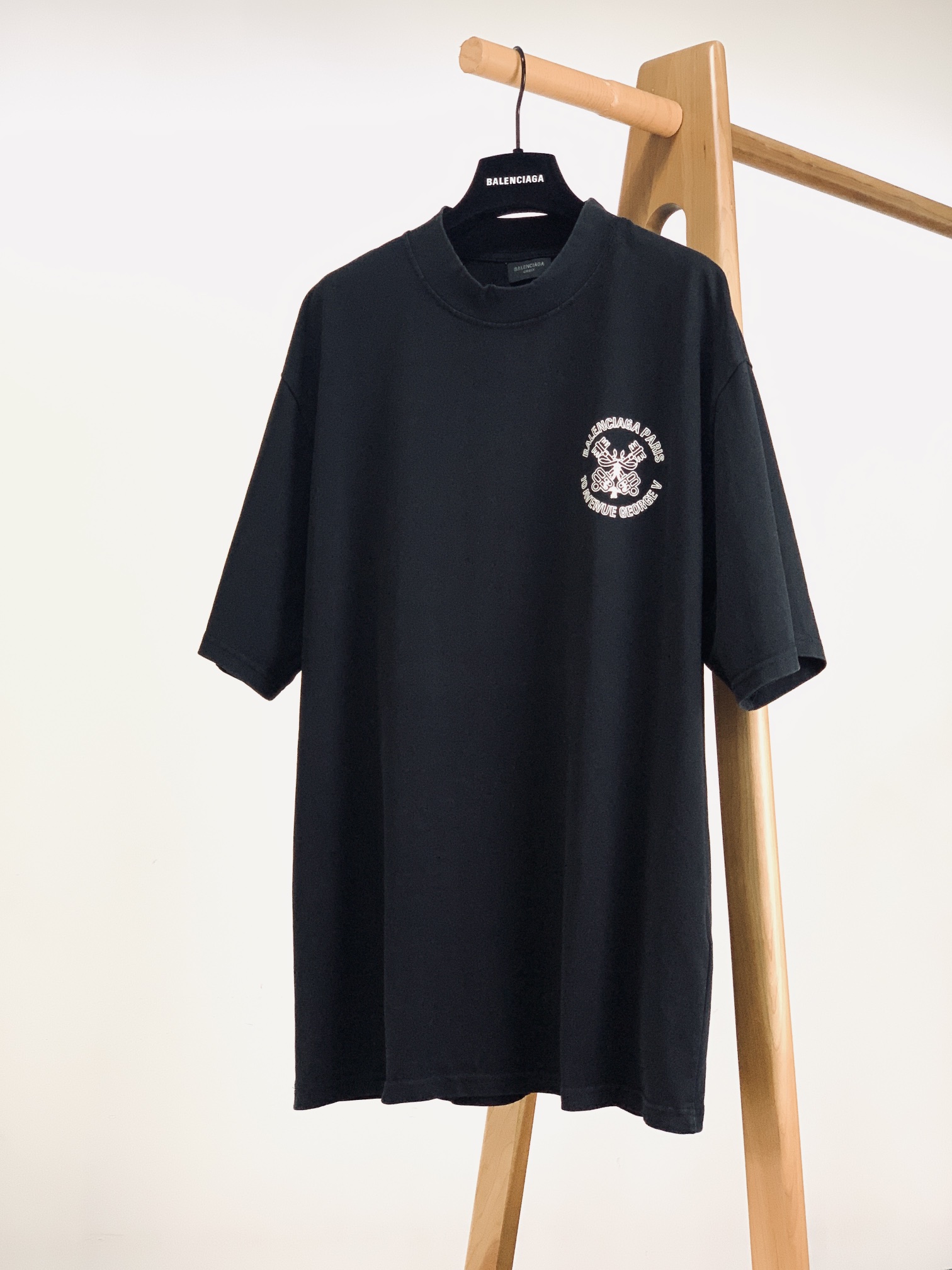 NO:135790,Balenciaga Limited printed short TEE Define your fashion attitude with classic design Minimalist silhouette black T, combed cotton skin-friendly draped front brand artistic font logo, low-key interpretation of Balenciaga pioneer gene Commuter/social/street photography, one piece unlocks high-end daily outfits Three-dimensional printing on the back 