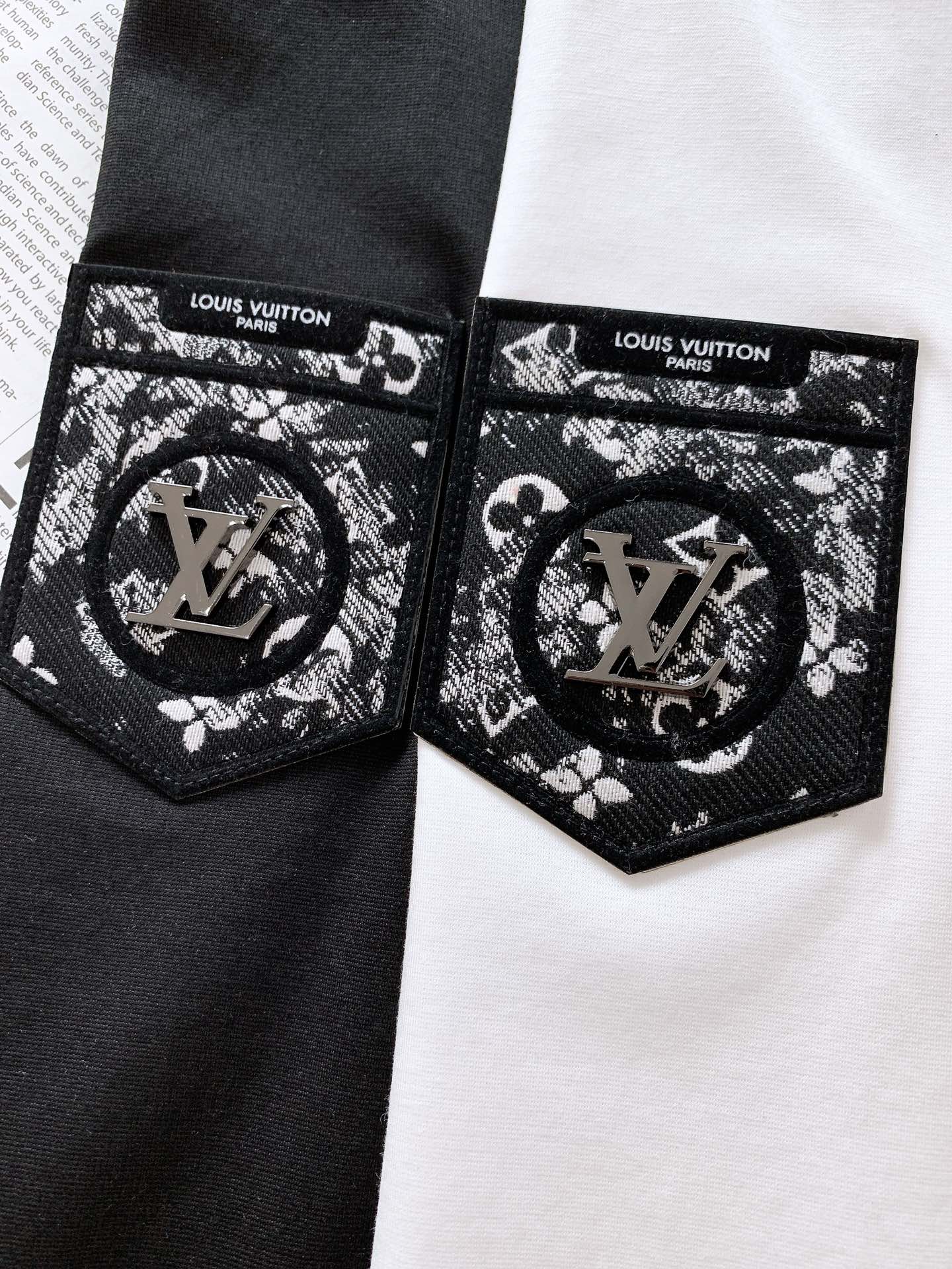
LouisVuitton 路易威登 2025SS春夏新品 
休闲圆领T恤，时髦微落肩，慵懒感正好的直身
