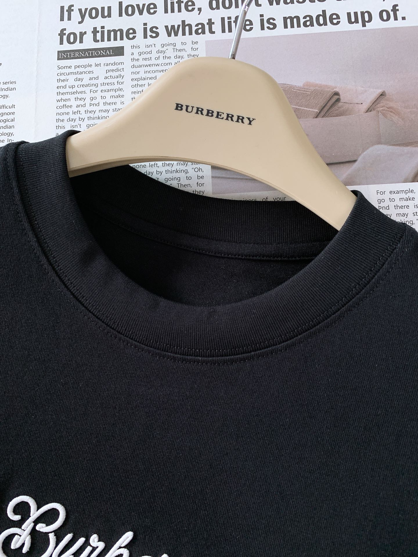 
Burberry 巴宝莉 2025SS春夏新品
时尚界的宠儿！尽显奢华品质。甄选优质面料打造，奢华与时