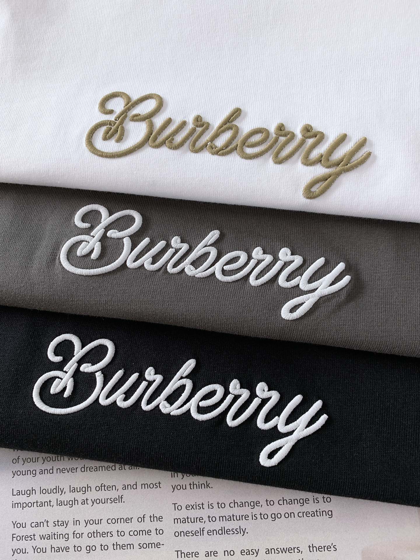
Burberry 巴宝莉 2025SS春夏新品
时尚界的宠儿！尽显奢华品质。甄选优质面料打造，奢华与时