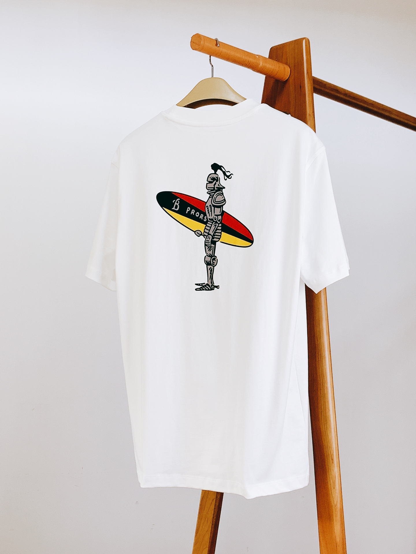 
Burberry 巴宝莉 2025SS春夏新品
时尚界的宠儿！尽显奢华品质。甄选优质面料打造，奢华与时