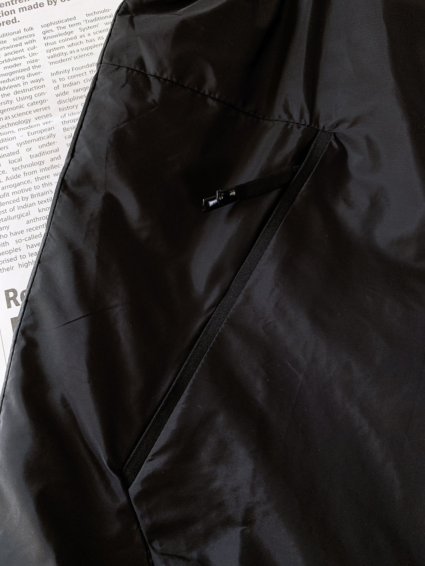 
Moncler 蒙口 休息印花连帽马甲，渠道精品，宽松体常规设计裁剪,兼具个性时尚范儿,与生俱来的不平