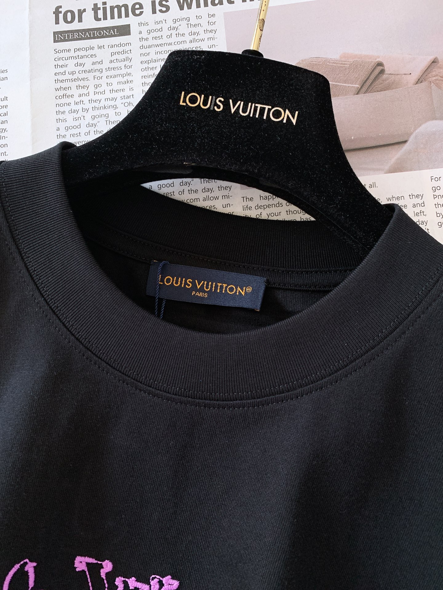 
LouisVuitton 路易威登 刺绣图案短袖
重磅级尤物单品，官网在售系列。奢侈一线大牌的御用面料