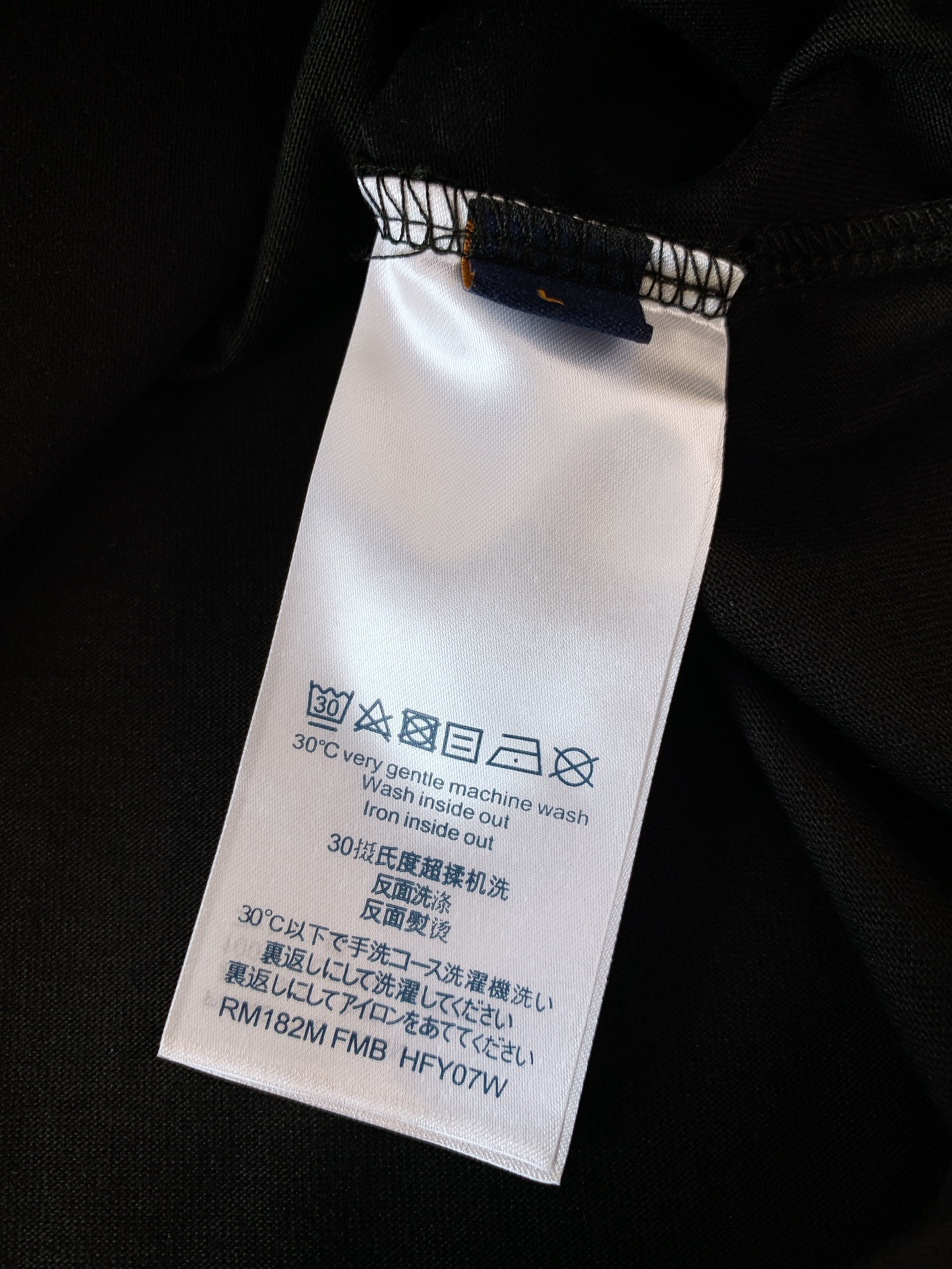 
LouisVuitton 路易威登 刺绣图案短袖
重磅级尤物单品，官网在售系列。奢侈一线大牌的御用面料