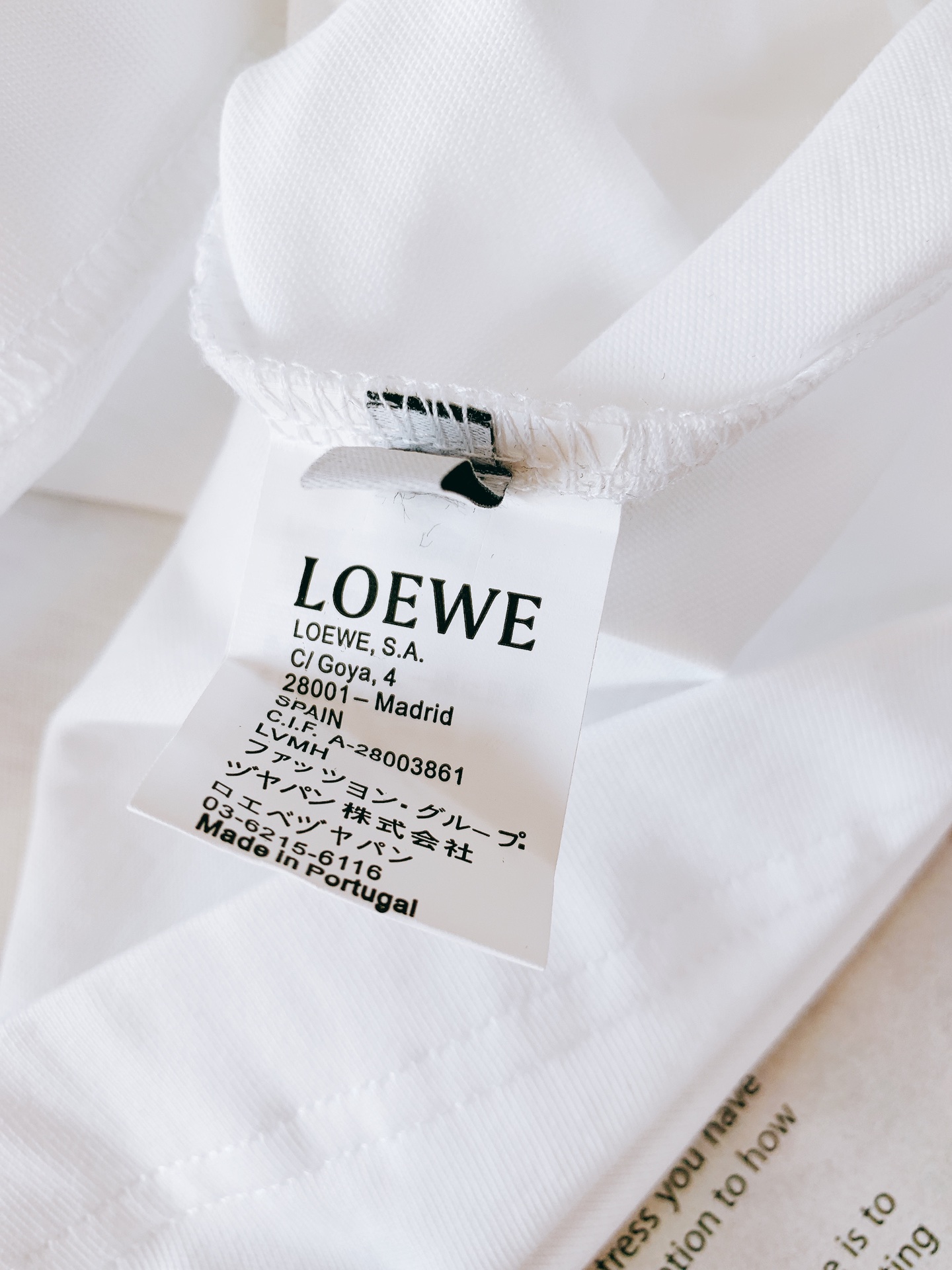 
Loewe 罗意威 2025SS春夏新品
时尚界的宠儿！尽显奢华品质。甄选优质面料打造，奢华与时尚的完