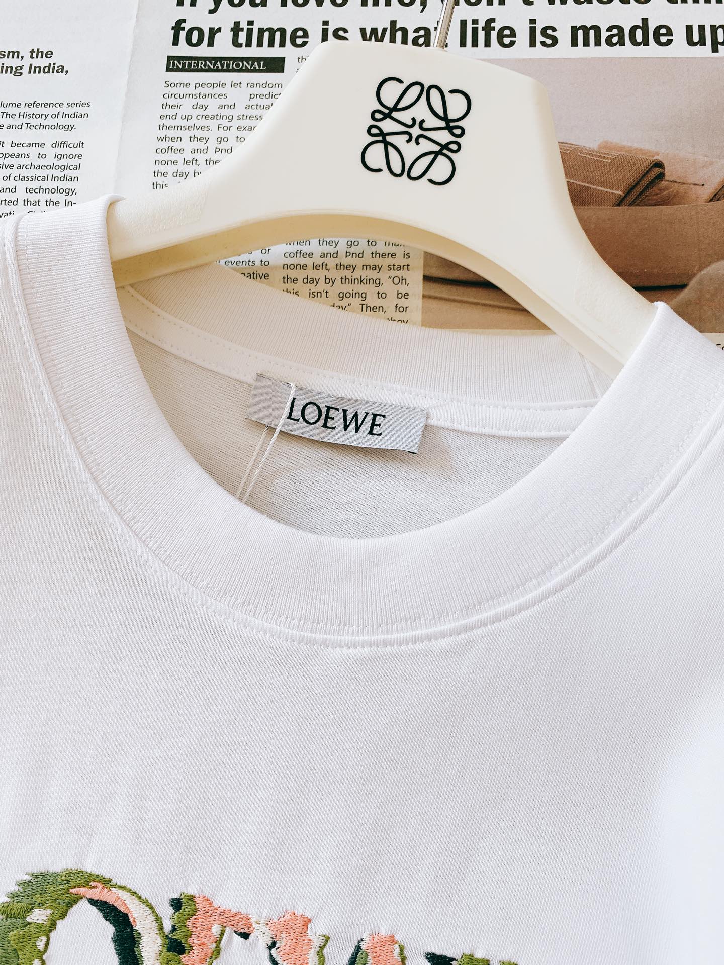 
Loewe 罗意威 2025SS春夏新品
时尚界的宠儿！尽显奢华品质。甄选优质面料打造，奢华与时尚的完