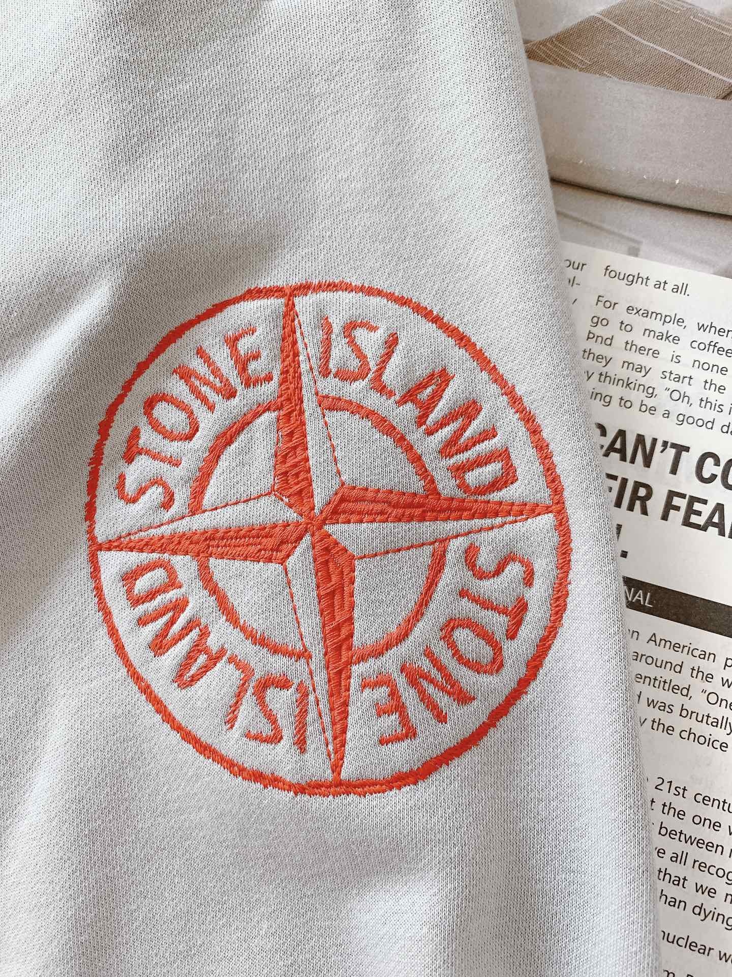 Stone Island 石头岛 纯棉休闲裤
上等棉花原料,定织定染而成,经过酵素洗工艺,将面料蜕变成