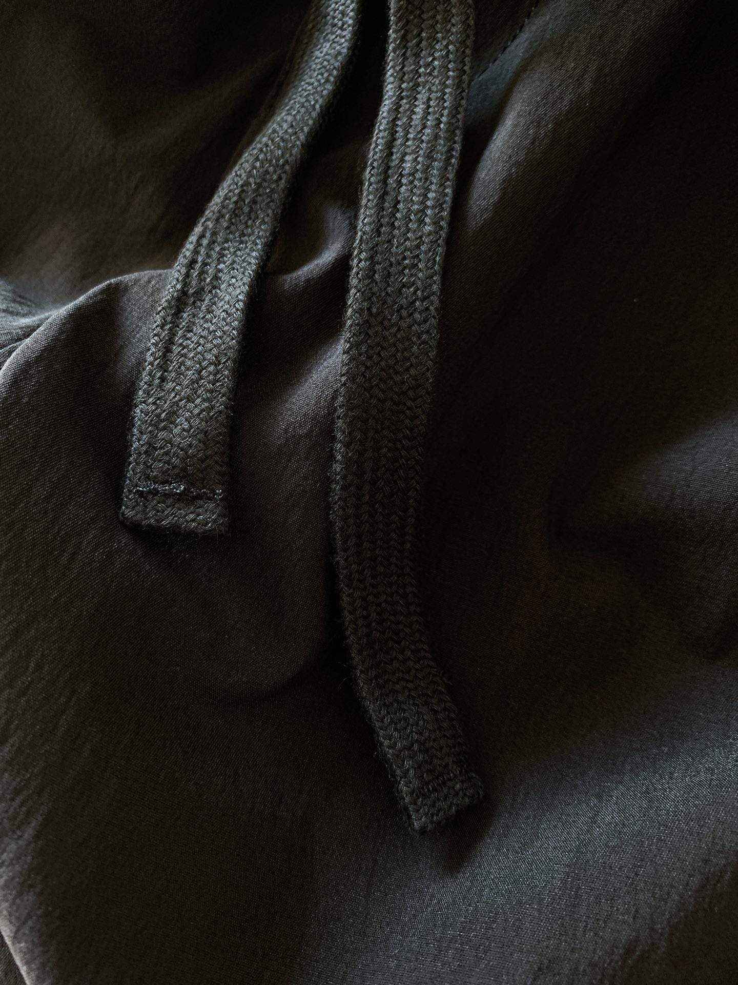 
Stone Island 石头岛 柜台和全网都卖空了…速度入手。进口定制面料……意大利独有的设计版型，