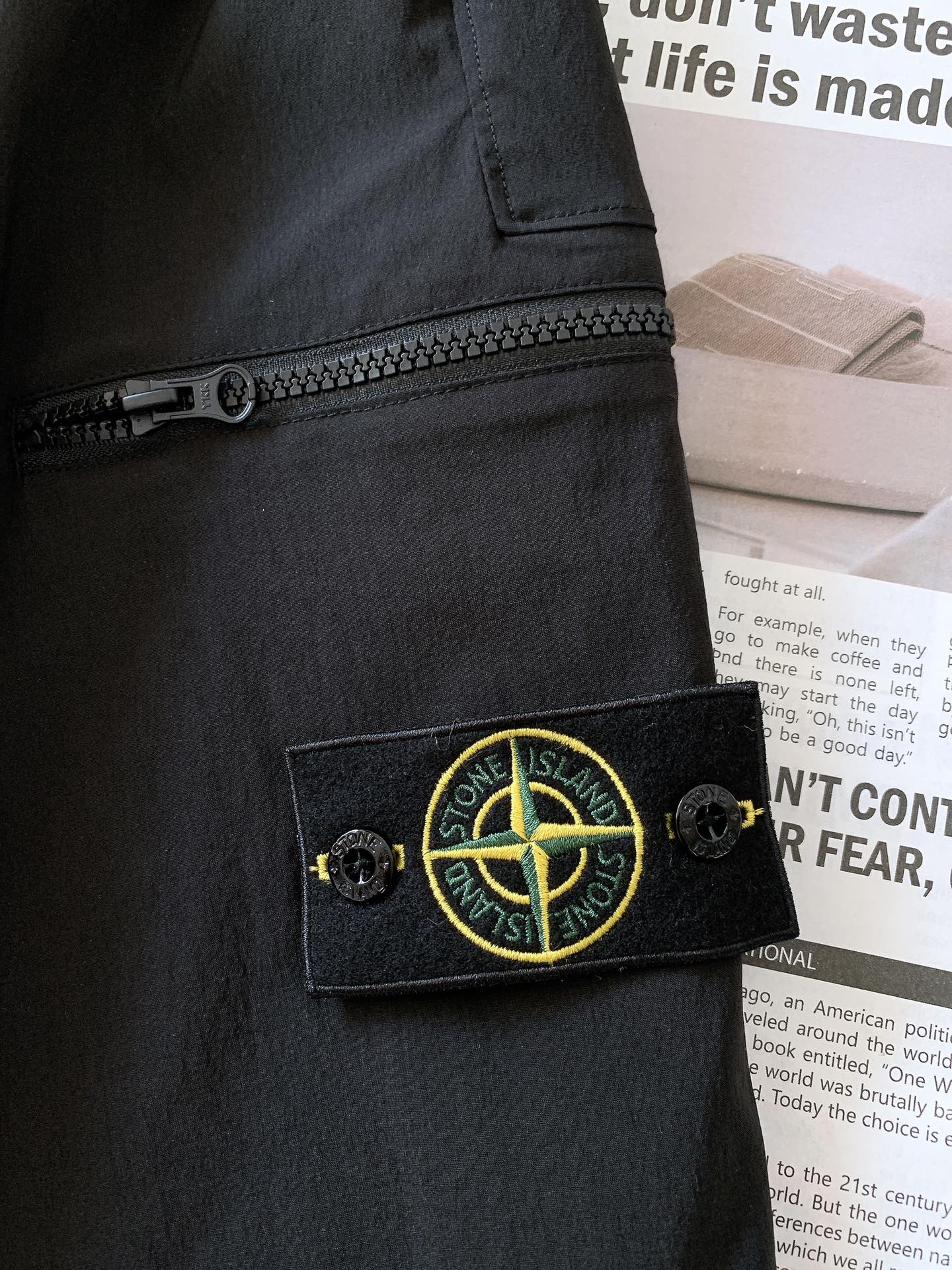 
Stone Island 石头岛 柜台和全网都卖空了…速度入手。进口定制面料……意大利独有的设计版型，