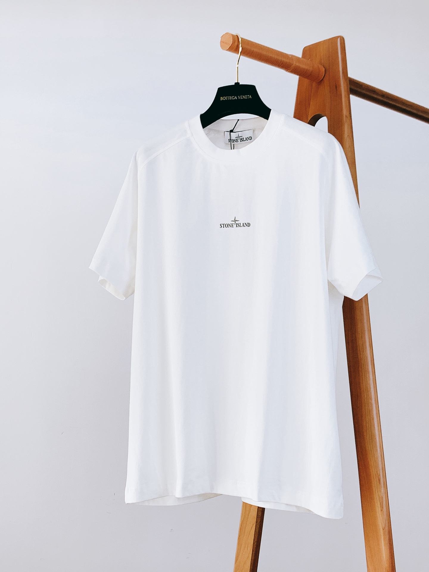 
Stone Island 石头岛 纯棉印花短袖 极简但锁边很有细节….轻洗水更舒服贴身。定制32支双股