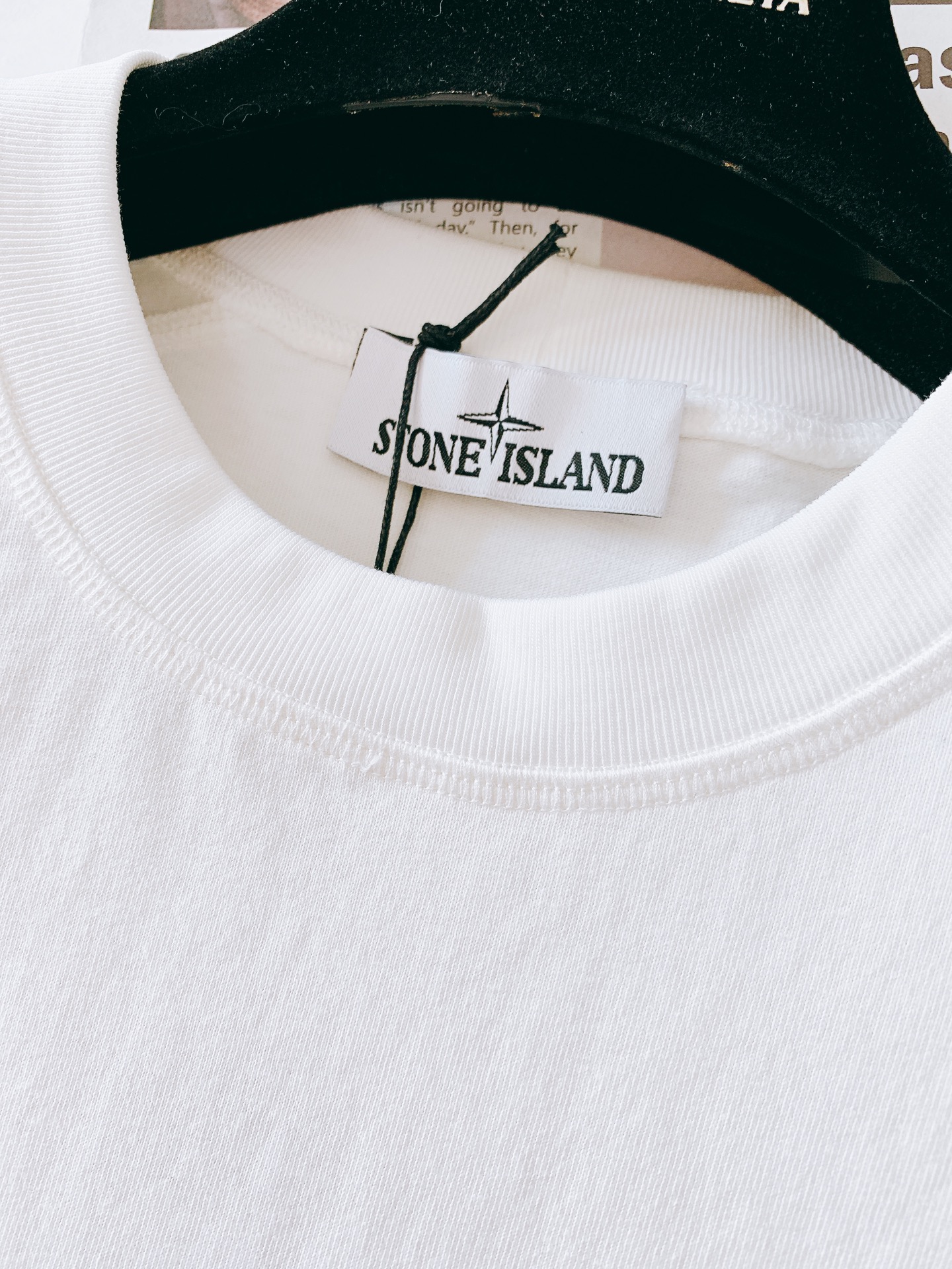 
Stone Island 石头岛 纯棉印花短袖 极简但锁边很有细节….轻洗水更舒服贴身。定制32支双股