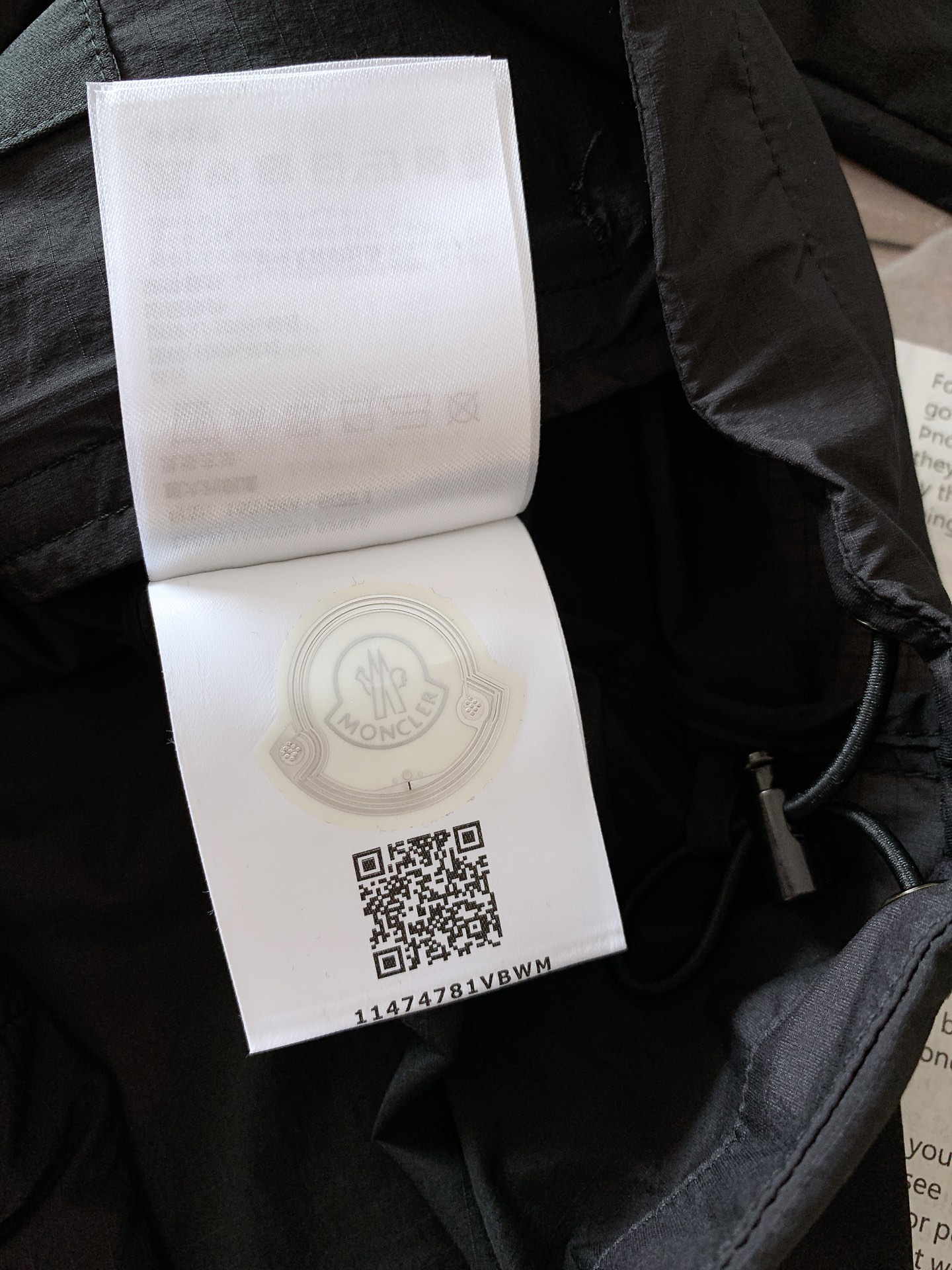 
Moncler 蒙口 2025SS早春新品 
看似简单，做工极其复杂的外套…..重磅户外夏季冲锋防晒服
