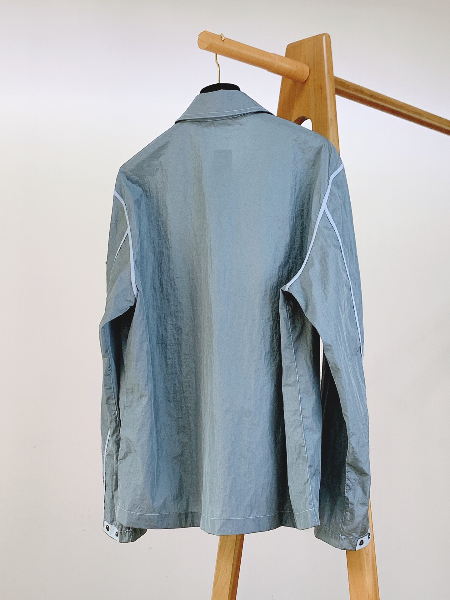 
Stone Island 石头岛  新款Nylon Meta 系列金属尼龙臂章袖标长袖拉链胸带夹克防晒