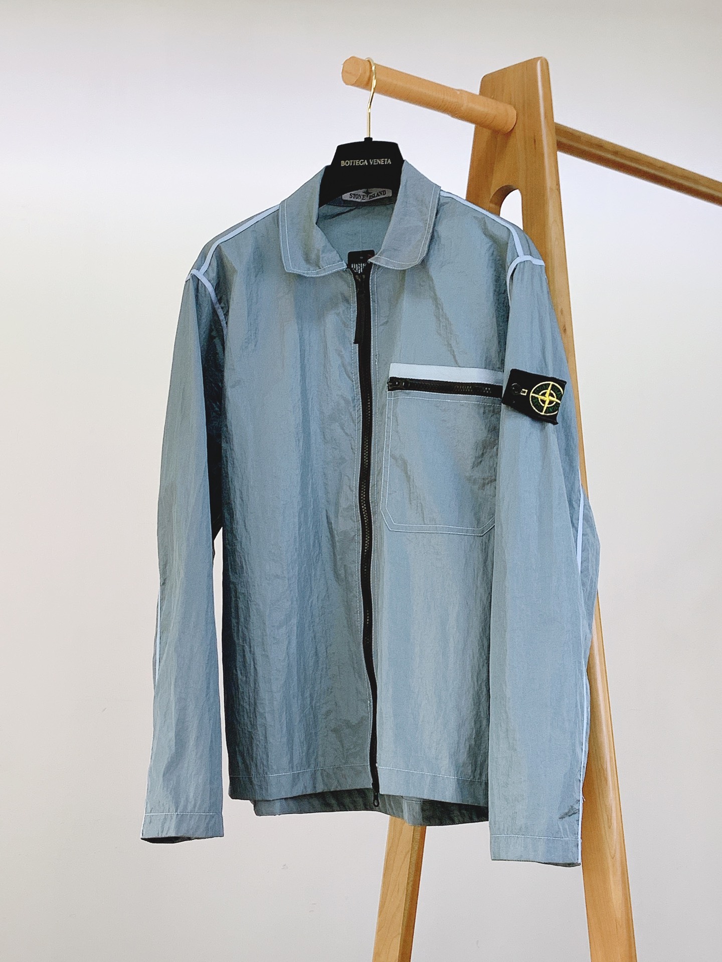 
Stone Island 石头岛  新款Nylon Meta 系列金属尼龙臂章袖标长袖拉链胸带夹克防晒