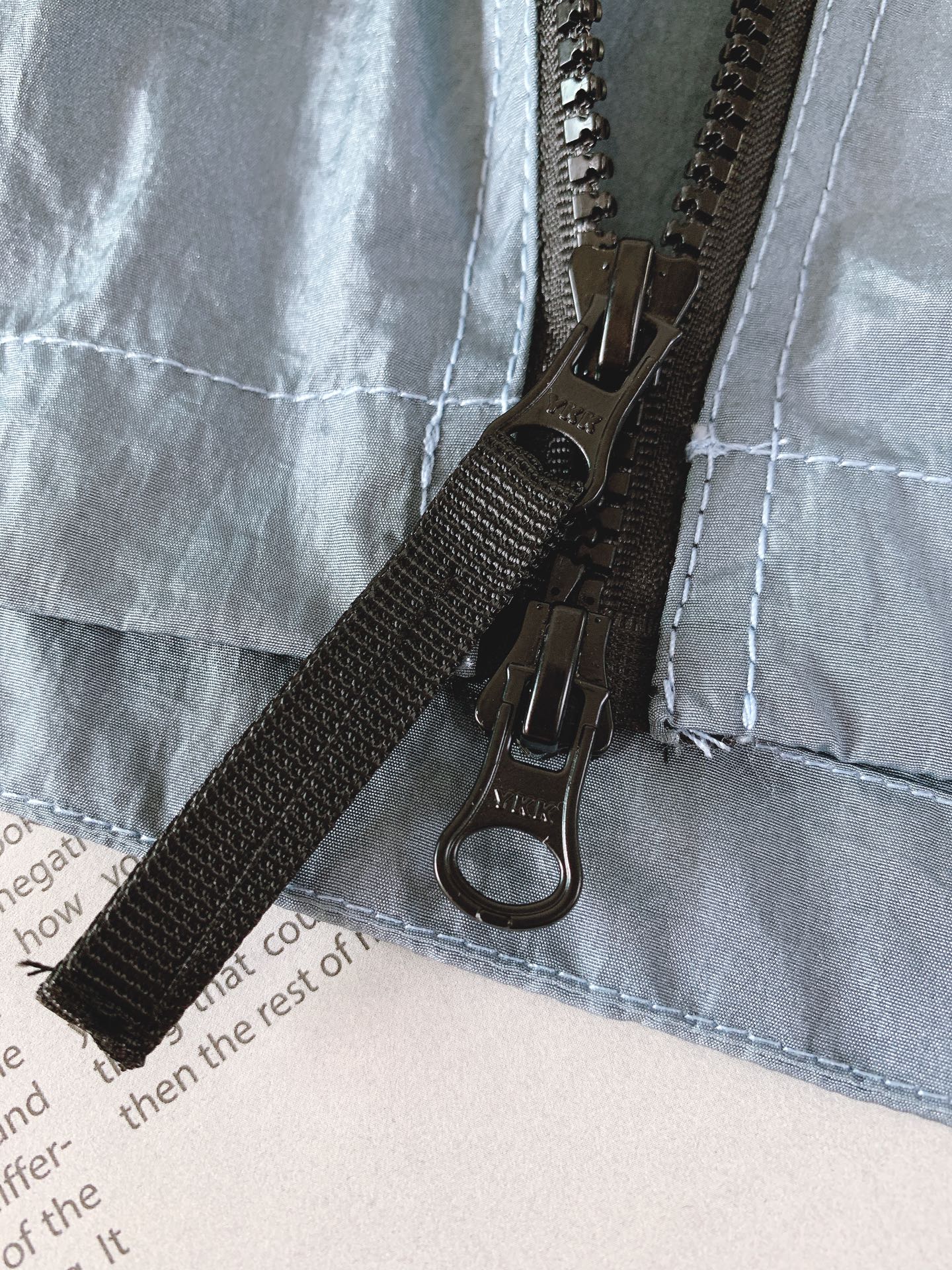 
Stone Island 石头岛  新款Nylon Meta 系列金属尼龙臂章袖标长袖拉链胸带夹克防晒