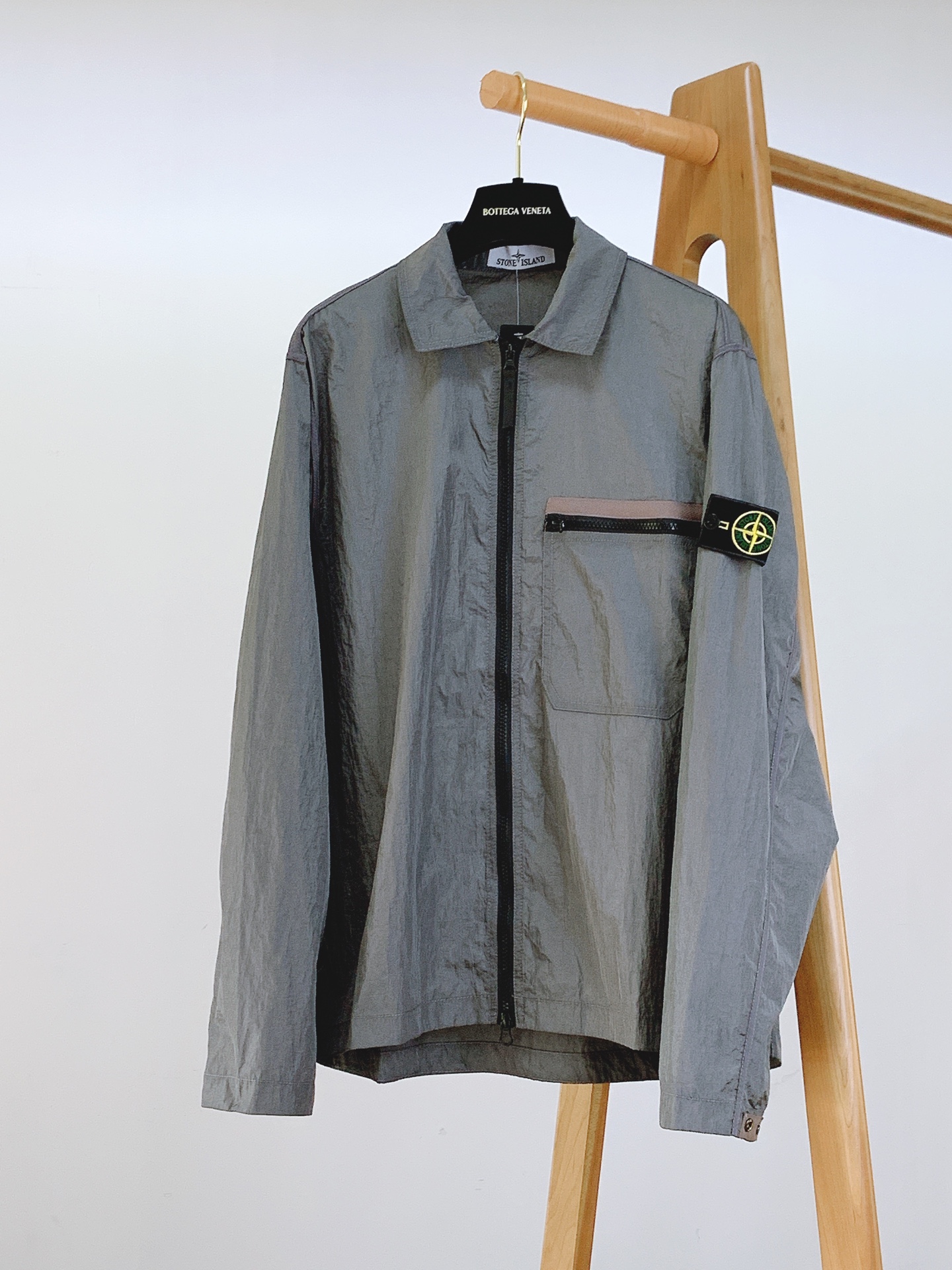 
Stone Island 石头岛  新款Nylon Meta 系列金属尼龙臂章袖标长袖拉链胸带夹克防晒