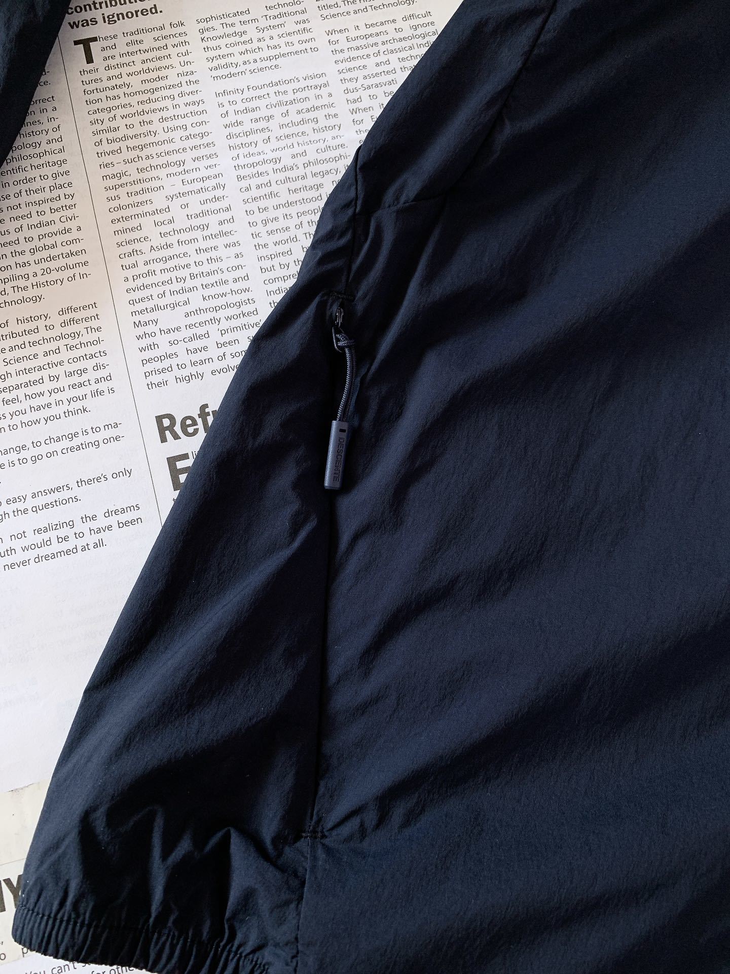 DESCENTE 迪桑特 2025SS春夏新品
科技面料户外必备防紫外线高强弹力皮肤外套。 !
区