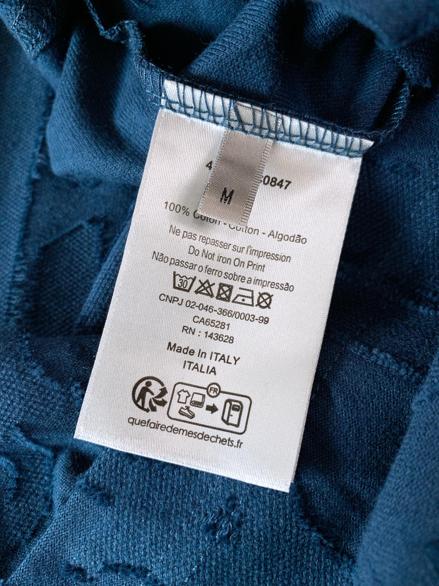 Dior Homme 迪奥·桀傲 棉质提花T恤这款T恤以100%棉质平纹面料精心打造，这种面料有着出色的