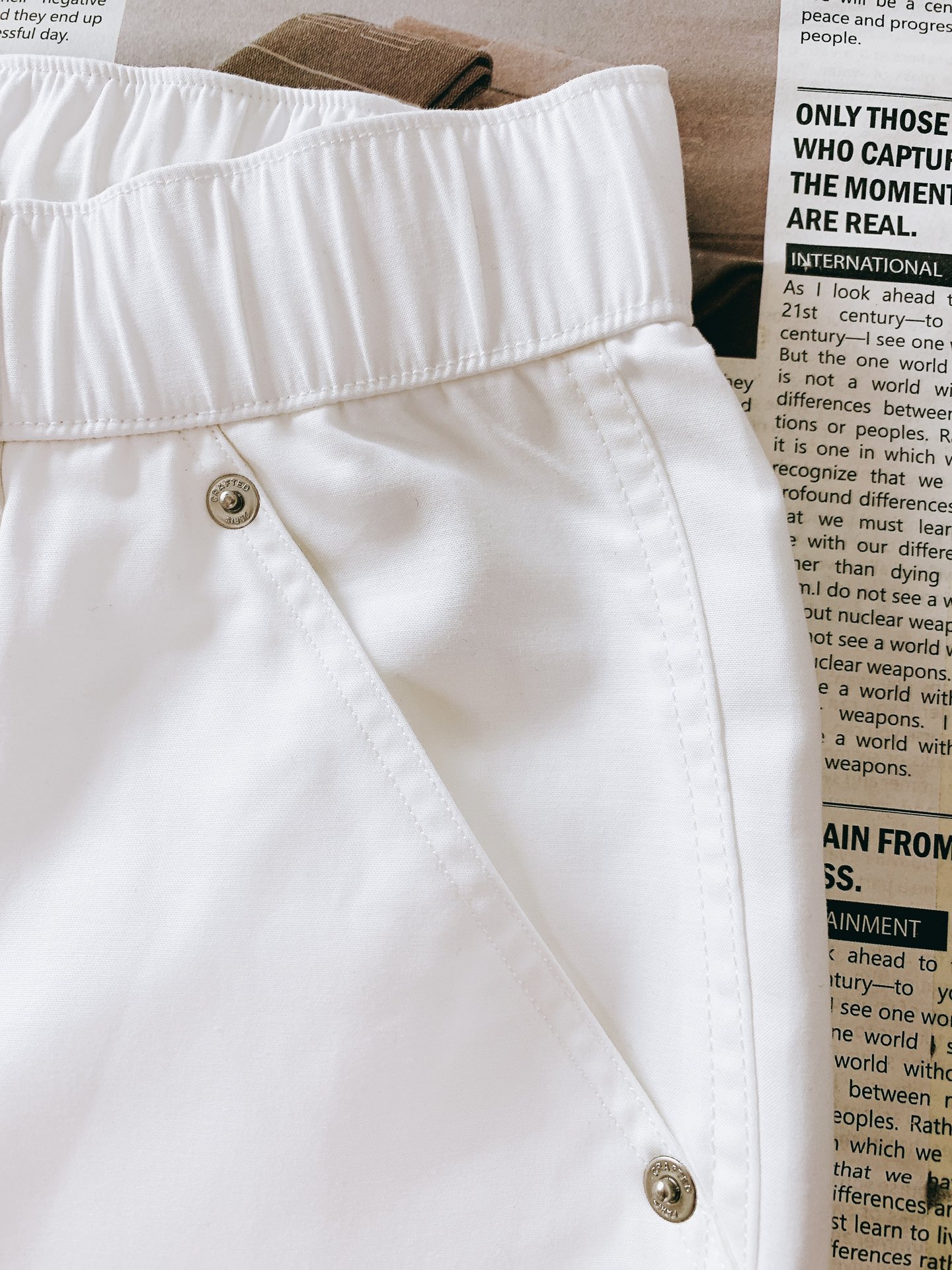 
Moncler 蒙口 2025SS春夏新品 
极简刺绣，精工法系mon家经典休闲裤……全棉面料重磅出品