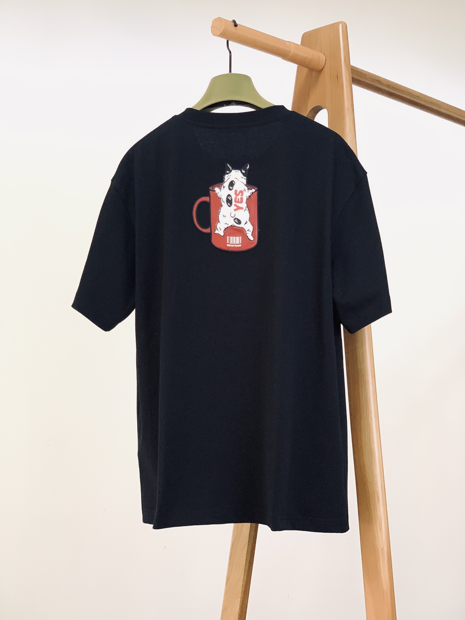 
Gucci 古驰 2025SS春夏新品 
萌趣元素T恤。这款T恤其设计独具匠心，将品牌的奢华质感与萌趣