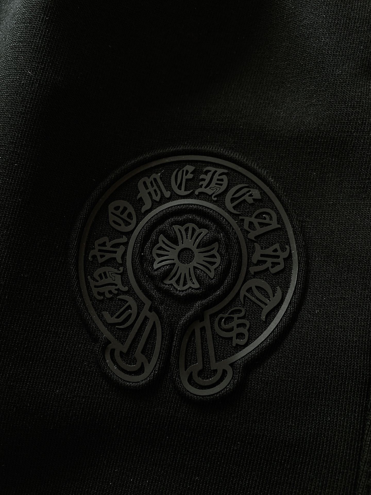 
Chrome Hearts 克罗心 2025SS春夏新品
高街休闲裤，一款只需要一眼就能爱上的超高颜值