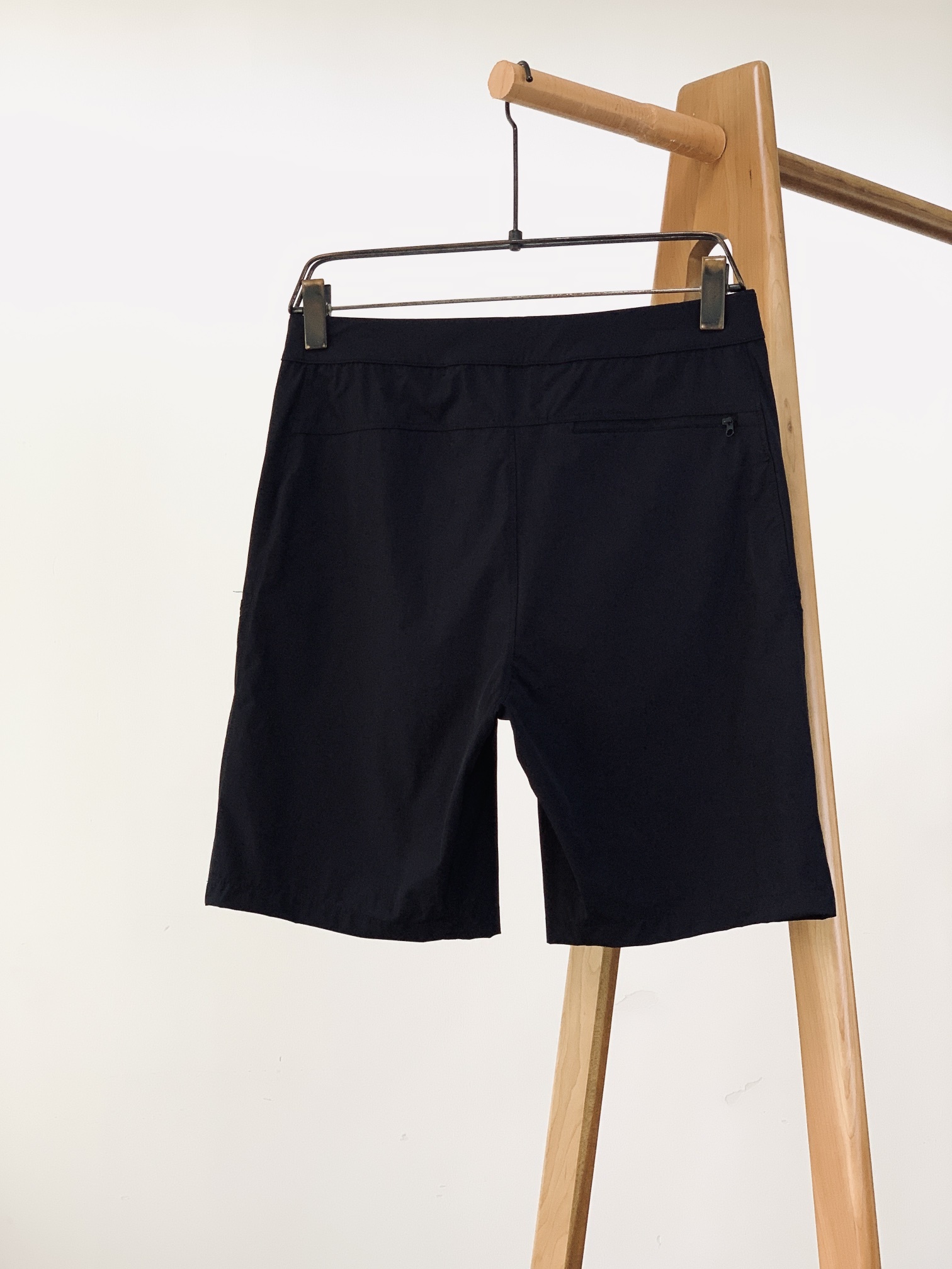 ARCTERYX 始祖鸟 新品工装速干短裤🩳
爆款来袭!今年最有特色顶级速干短裤,上身效果特别棒,一洗