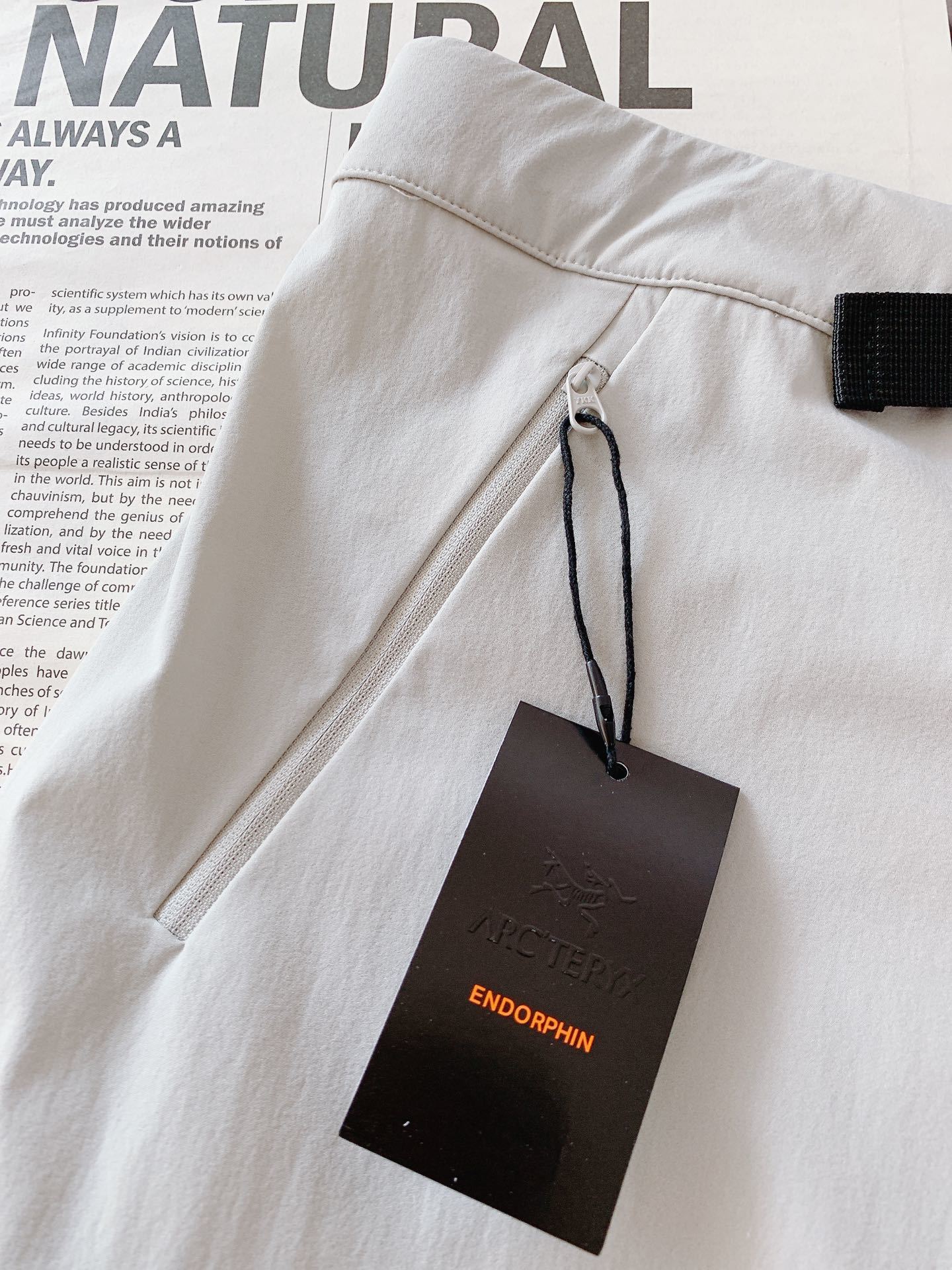ARCTERYX 始祖鸟 新品工装速干短裤🩳
爆款来袭!今年最有特色顶级速干短裤,上身效果特别棒,一洗