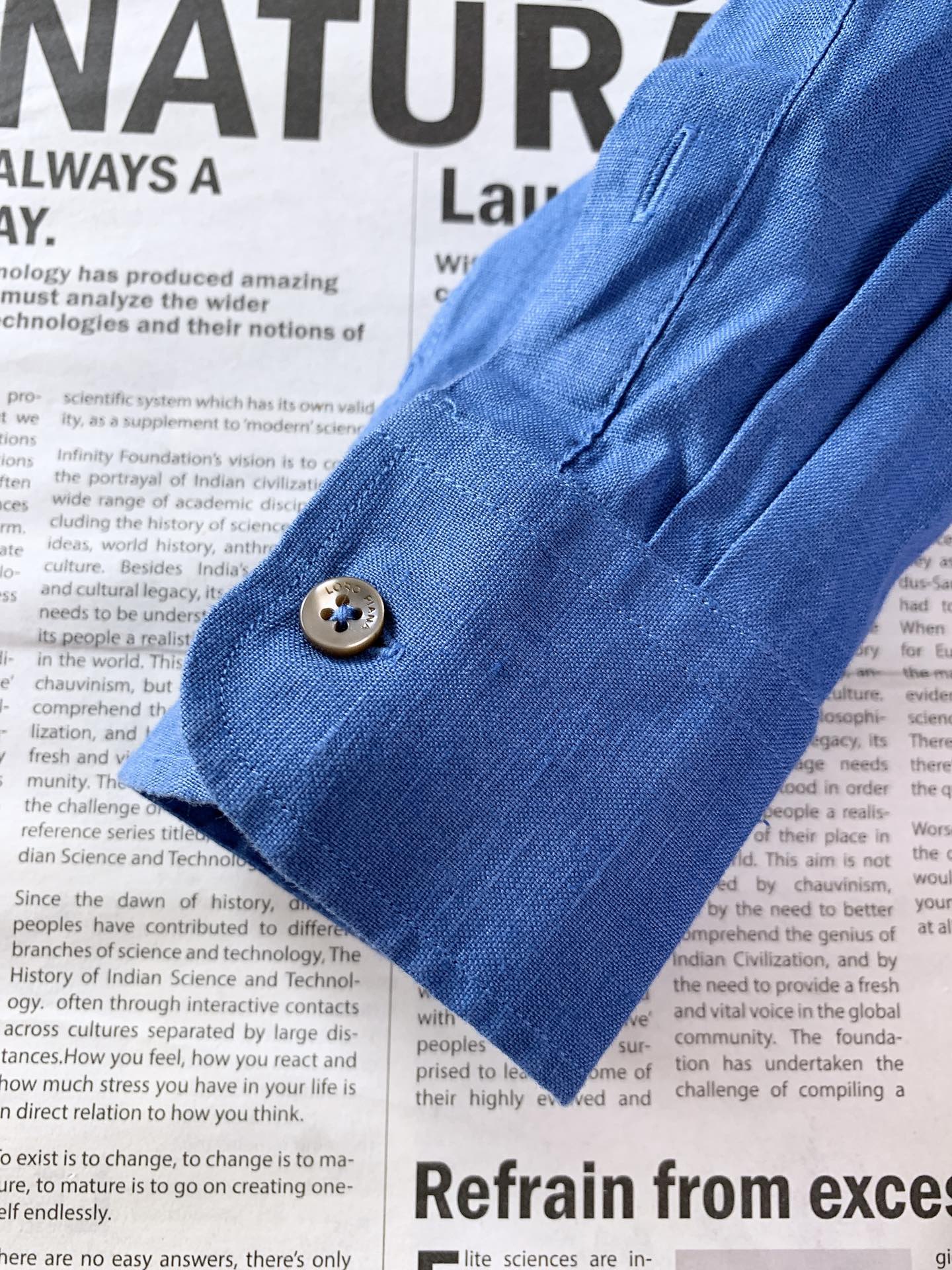 
LoroPiana L.P 休闲亚麻衬衫👔
经典版型衬衫怎么穿都好看，lp。衬衣很讲究品质，经典的款式