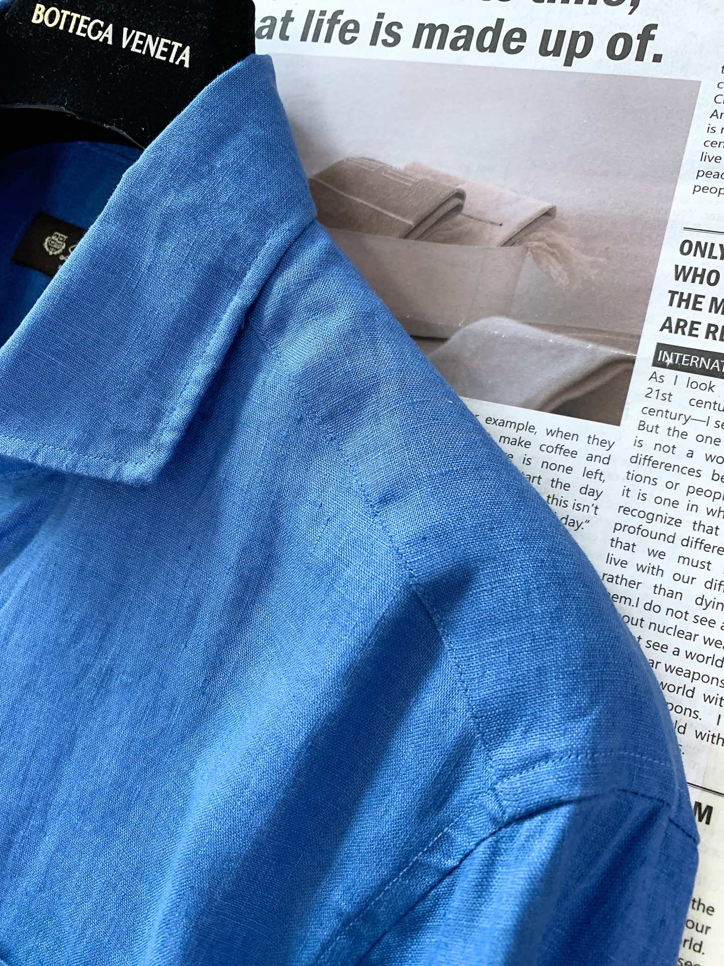 
LoroPiana L.P 休闲亚麻衬衫👔
经典版型衬衫怎么穿都好看，lp。衬衣很讲究品质，经典的款式