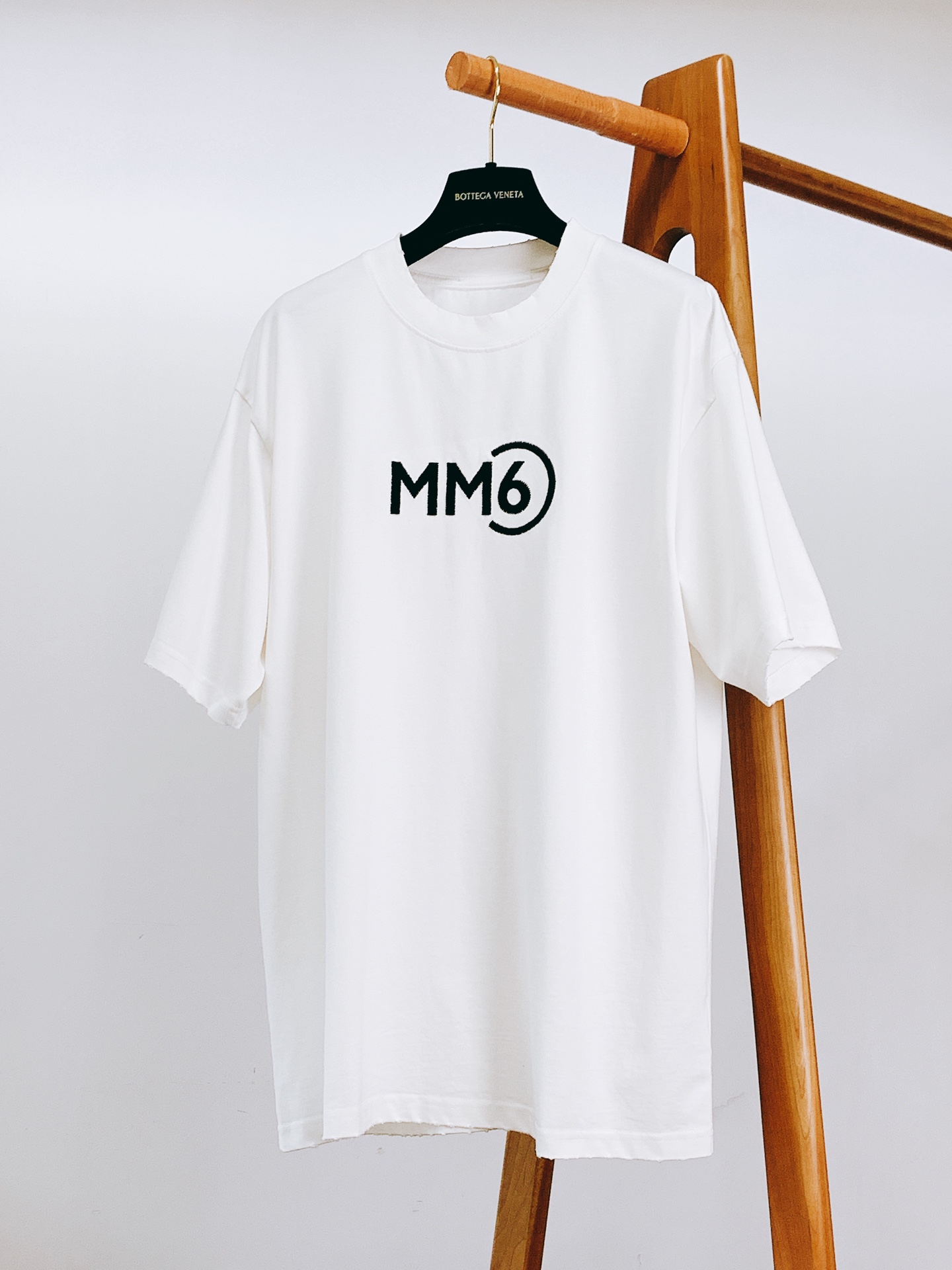 
Maison Margiela MM6 马丁马吉拉 2025SS春夏新品 
限定款T恤，以排山倒海之势