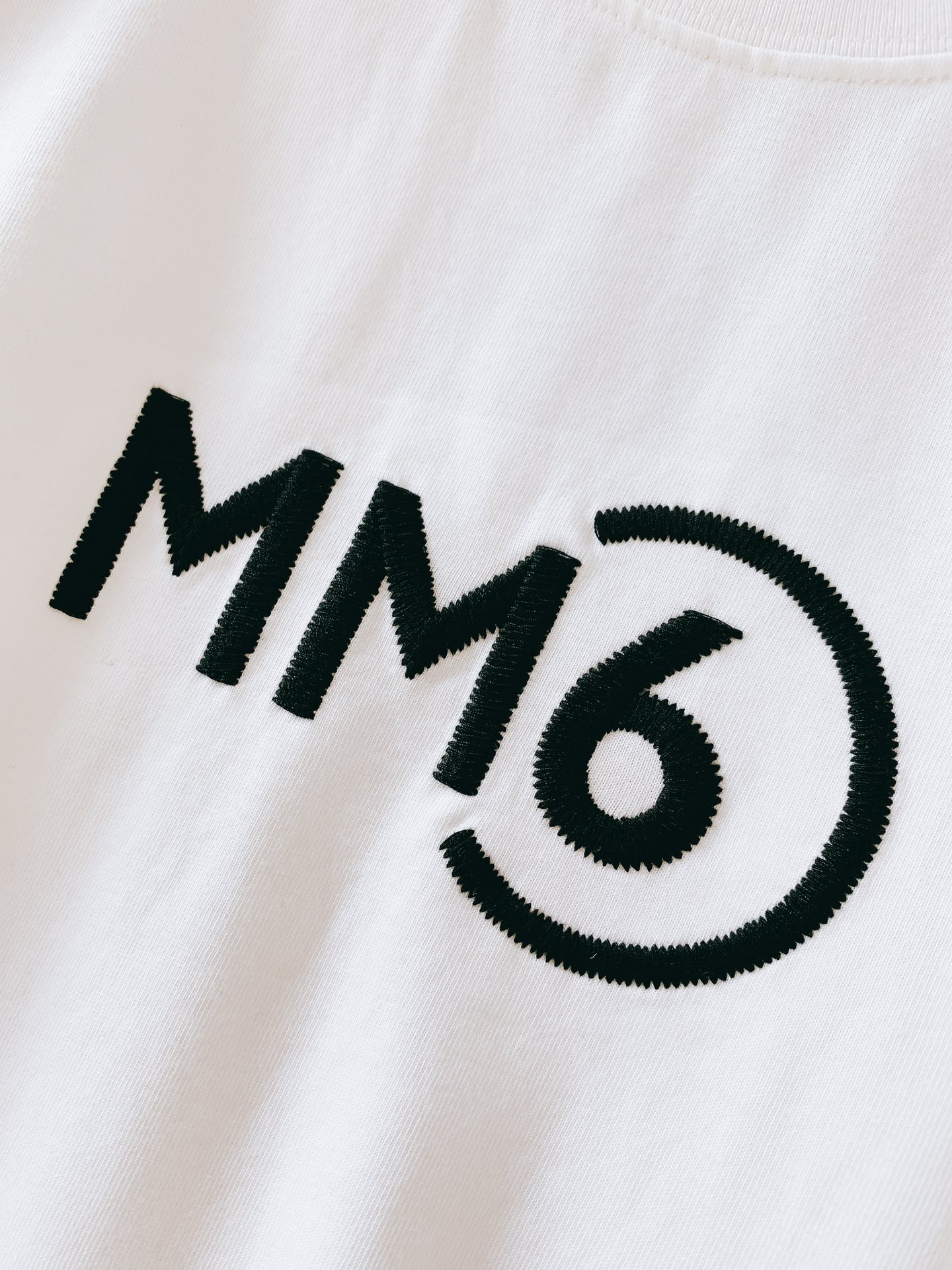 
Maison Margiela MM6 马丁马吉拉 2025SS春夏新品 
限定款T恤，以排山倒海之势