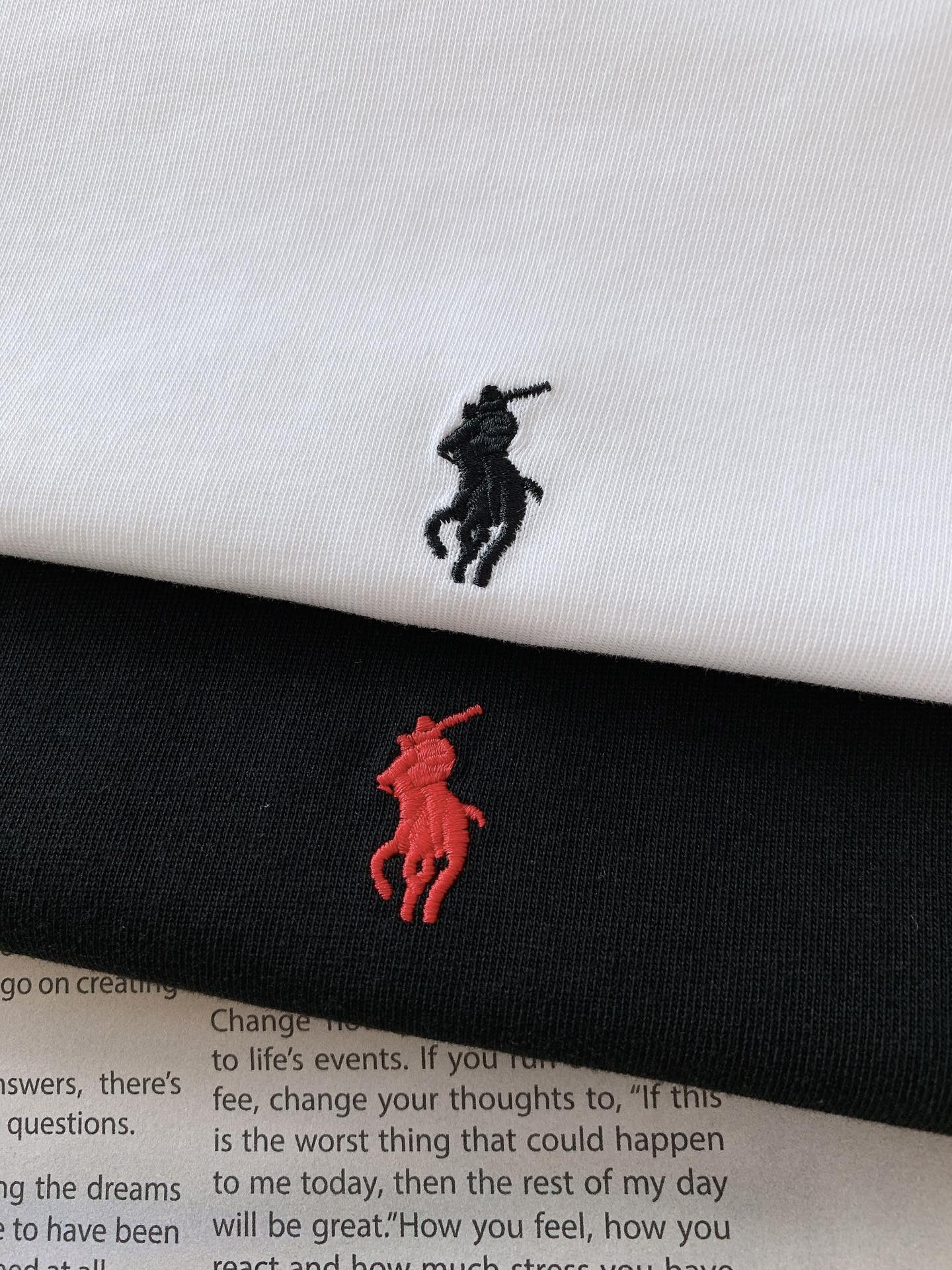 
Polo 保罗 2025SS春夏新品
经典纯色调，干净利落，自带清爽氛围🍃

领口是精致罗纹设计，细腻
