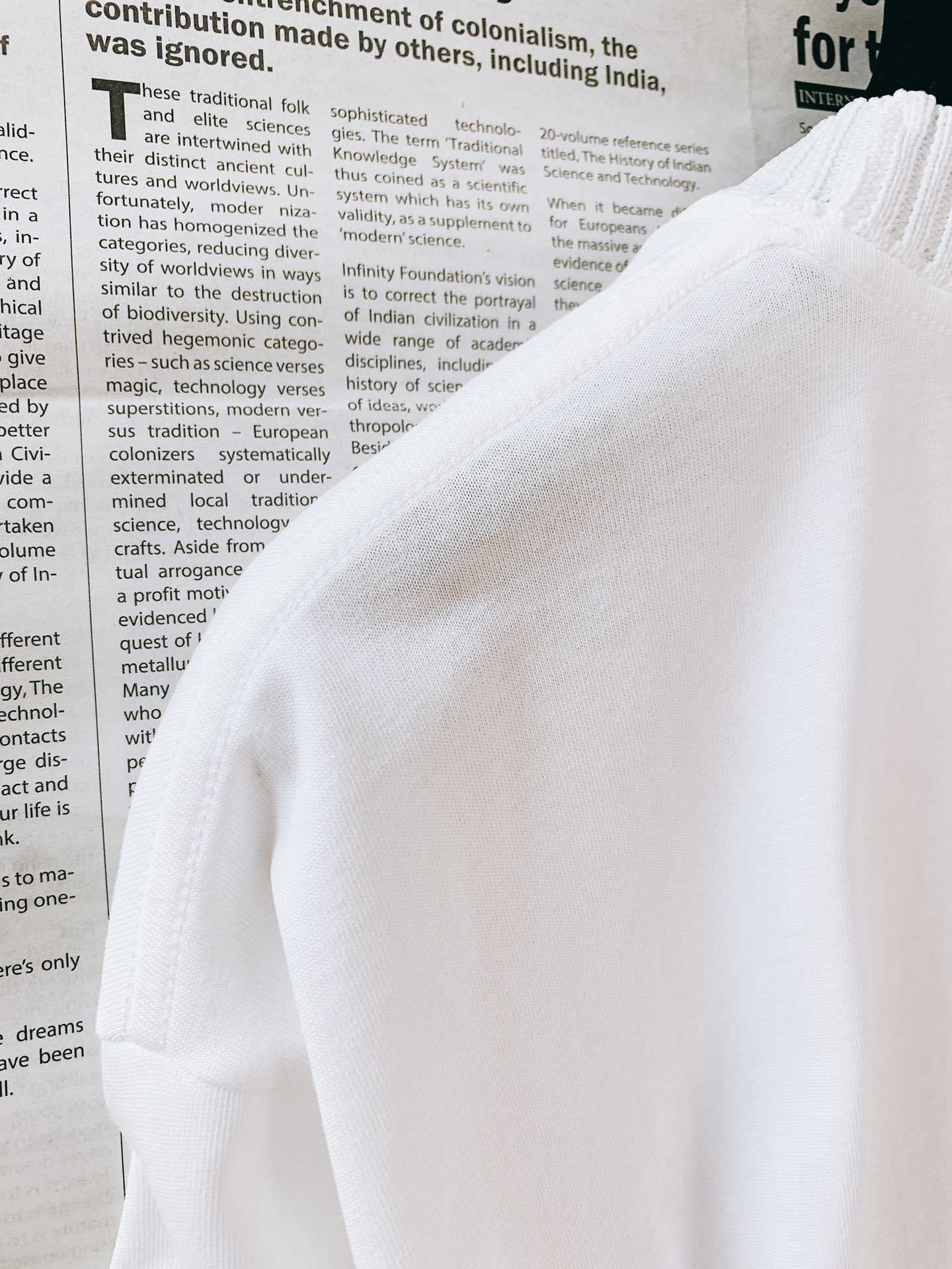 
Polo 保罗 2025SS春夏新品
经典纯色调，干净利落，自带清爽氛围🍃

领口是精致罗纹设计，细腻