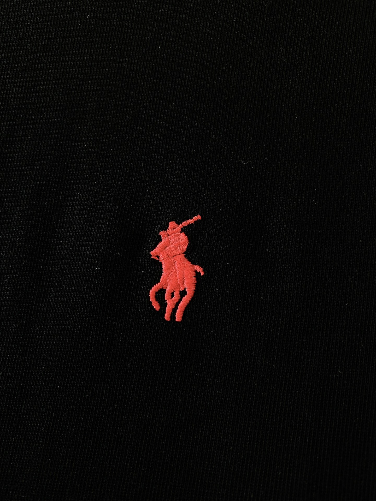 
Polo 保罗 2025SS春夏新品
经典纯色调，干净利落，自带清爽氛围🍃

领口是精致罗纹设计，细腻